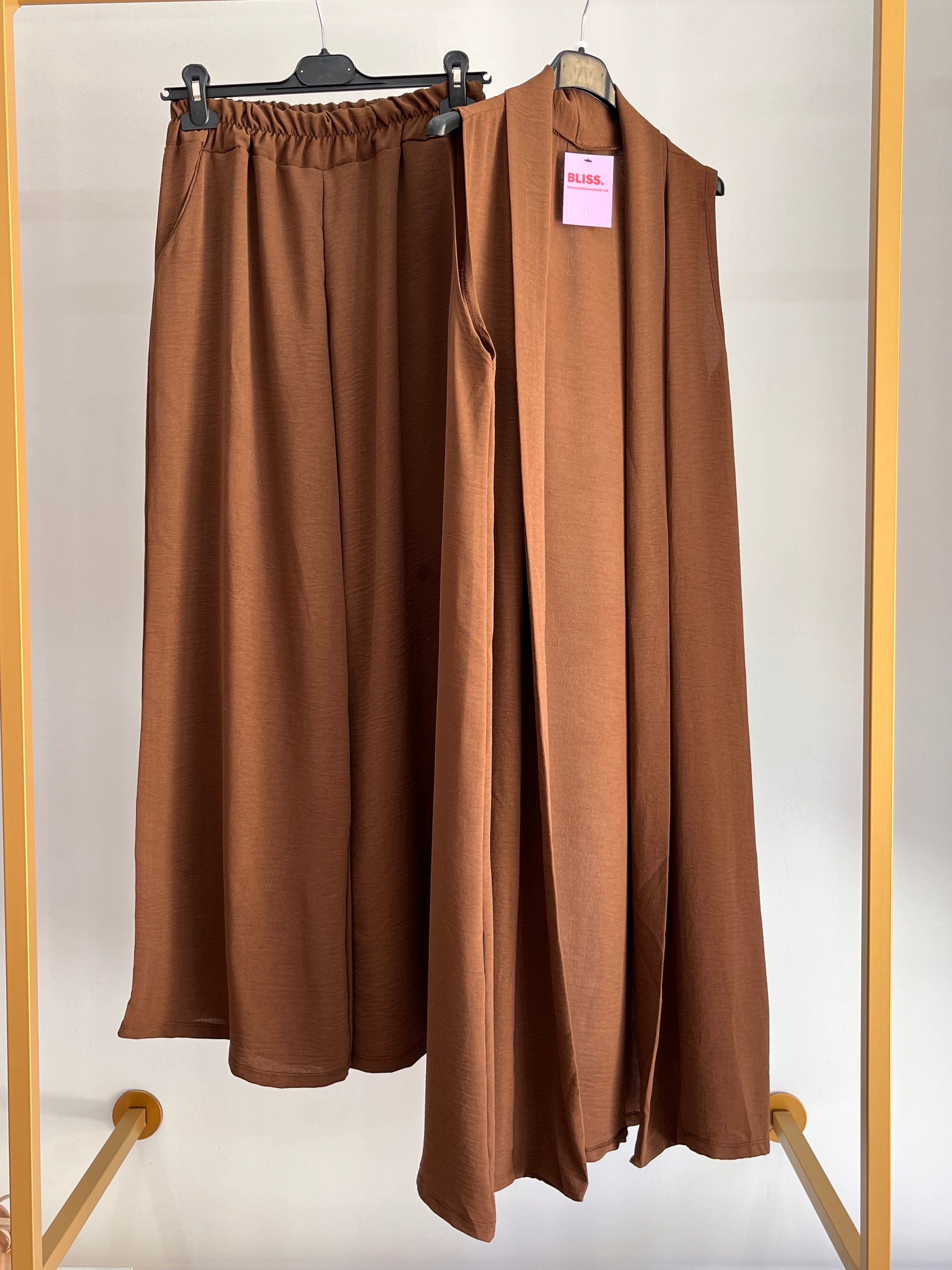 Coordinato Ilenia – Gilet e Pantalone Elegante da Donna