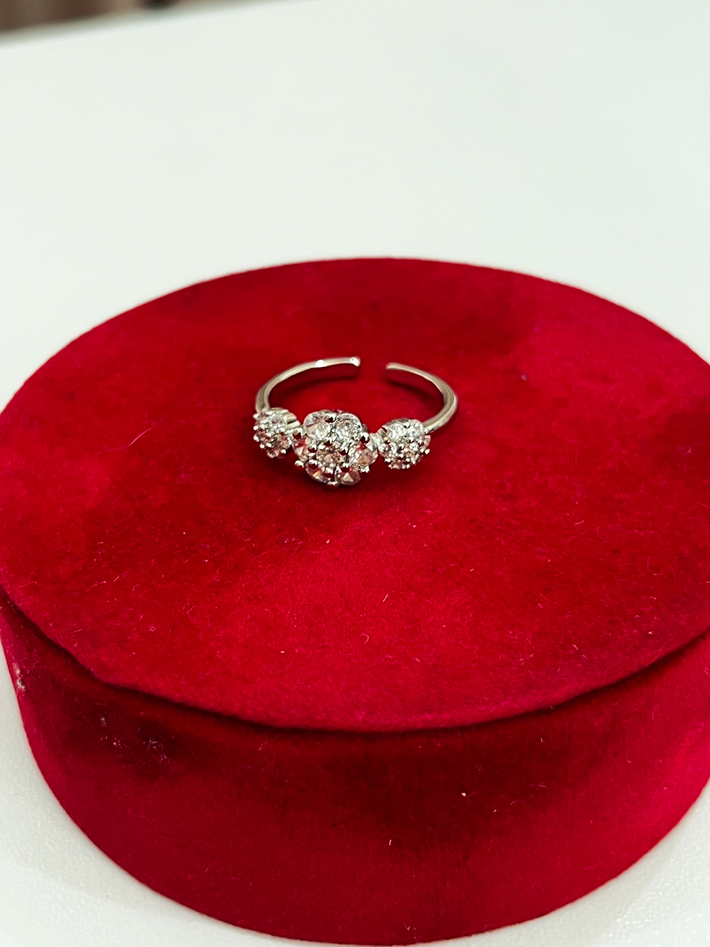Anello Carmen – Anello Donna Romantico con Dettaglio Floreale