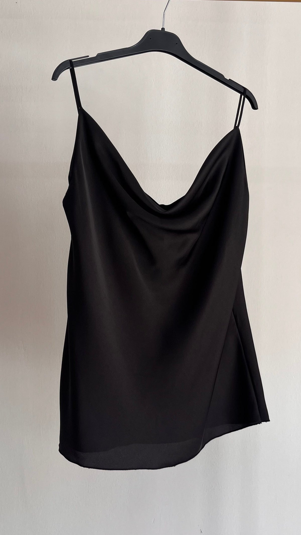 Top Letizia – Top Satinato con Scollo a Cascata
