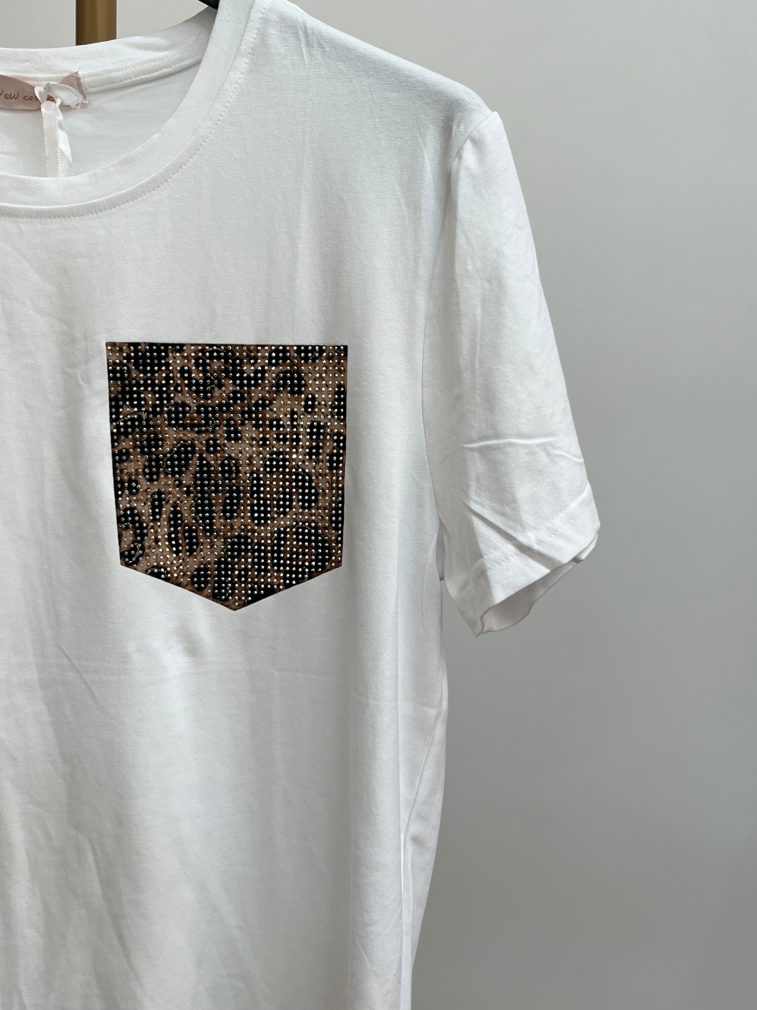 Maglia Tina – Cotone con Tasca Finta e Appliqué Strass