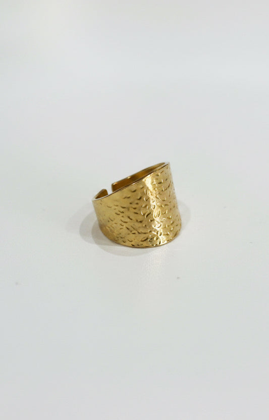 Anello Roma - Anello Fascia Larga Oro Martellato | Regolabile Design Artigianale Boho