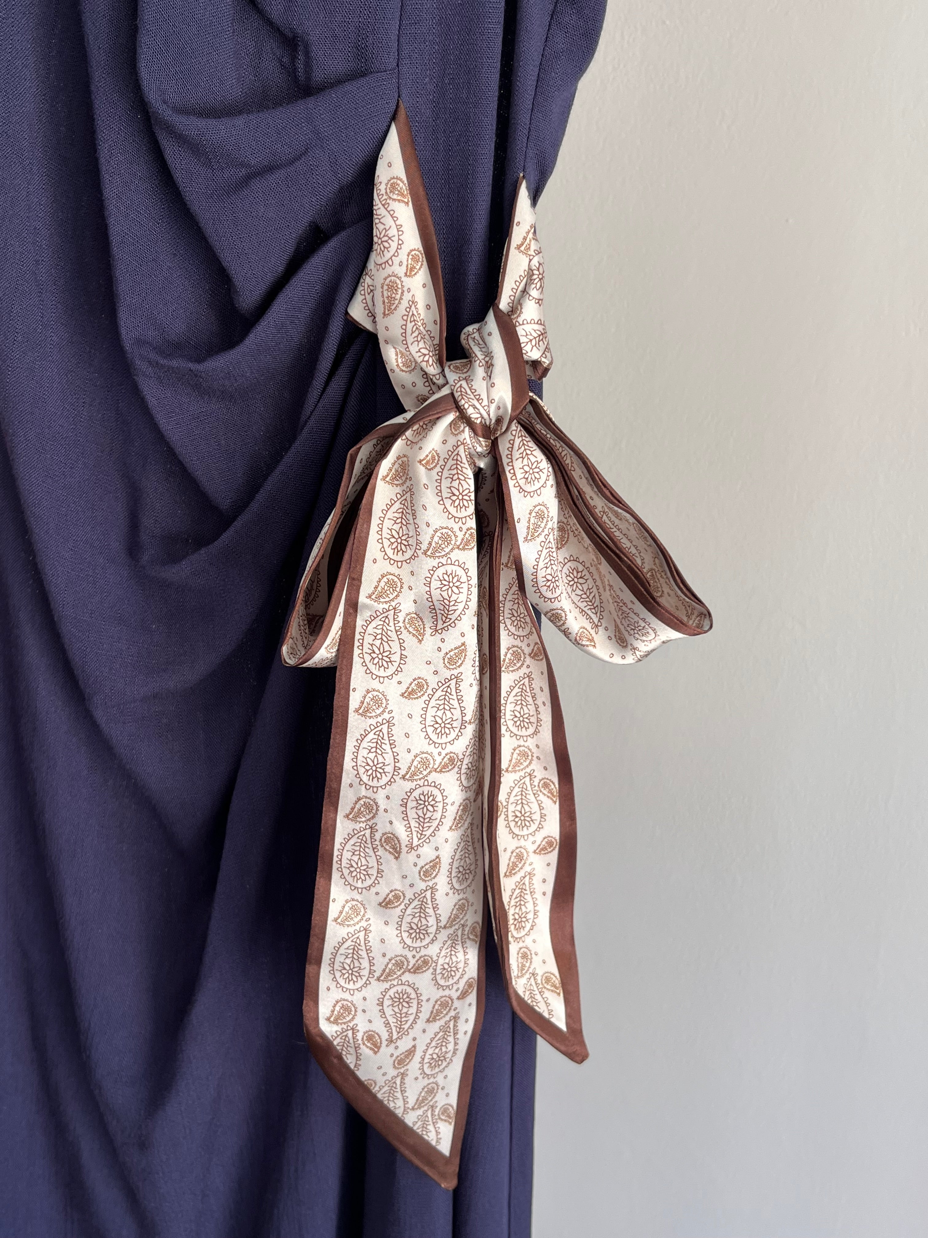 Abito Priscilla - Vestito lungo con fiocco laterale elegante