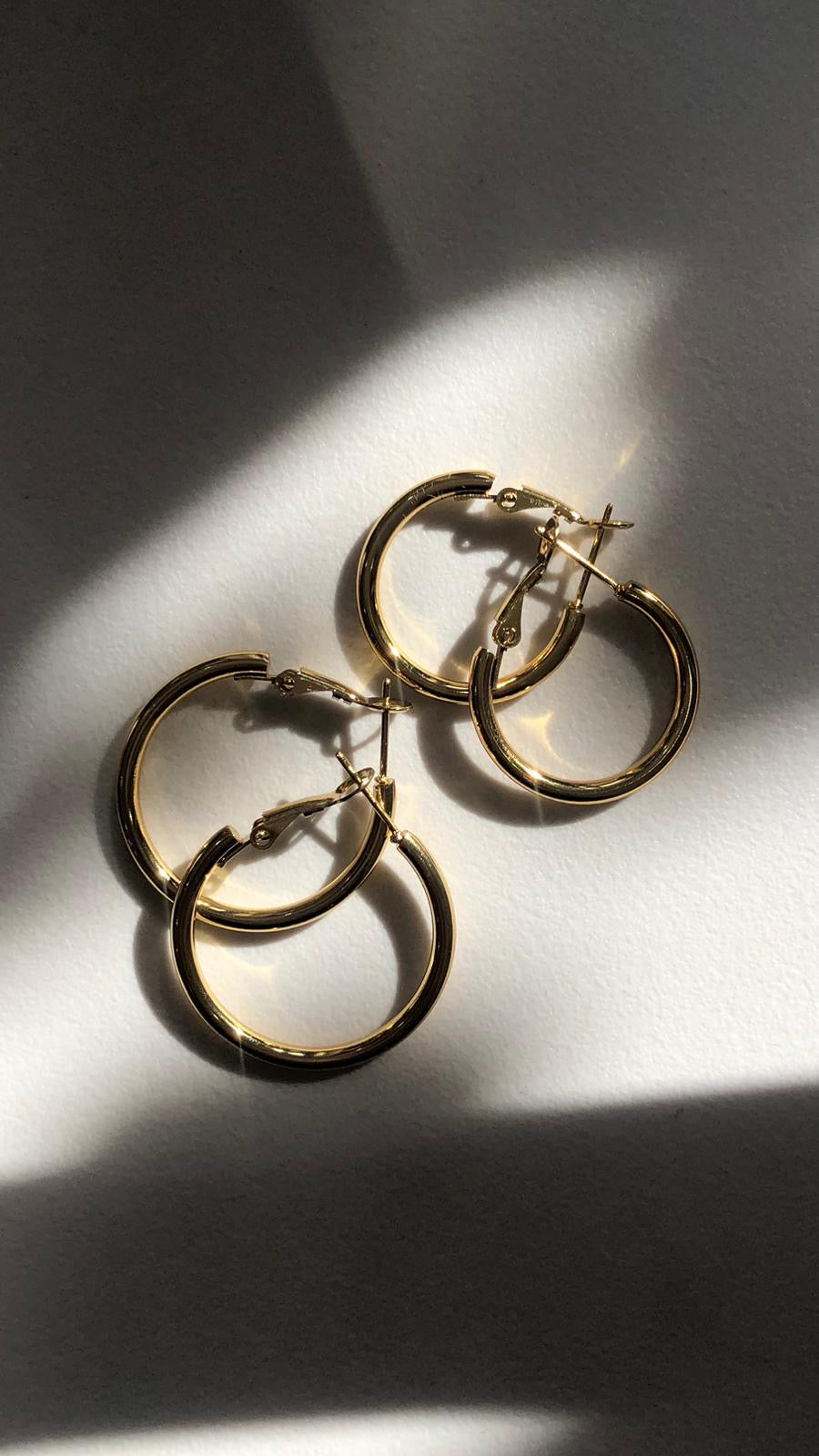 Orecchini a cerchio classici