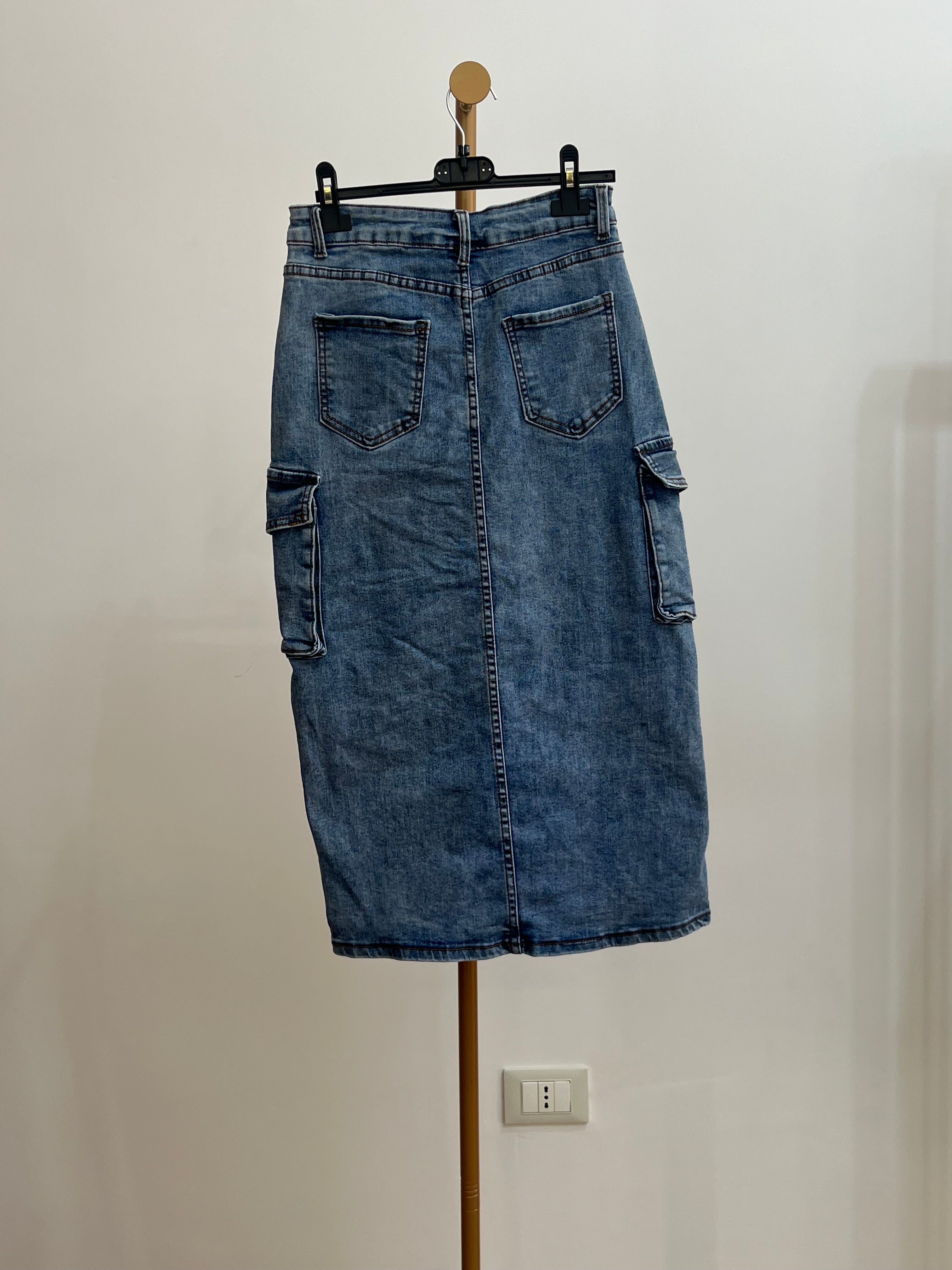 Gonna Matilda - Gonna midi in denim con tasche cargo e spacco frontale
