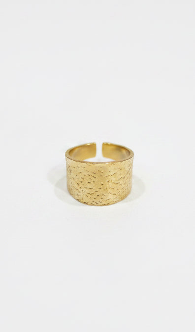 Anello Roma - Anello Fascia Larga Oro Martellato | Regolabile Design Artigianale Boho
