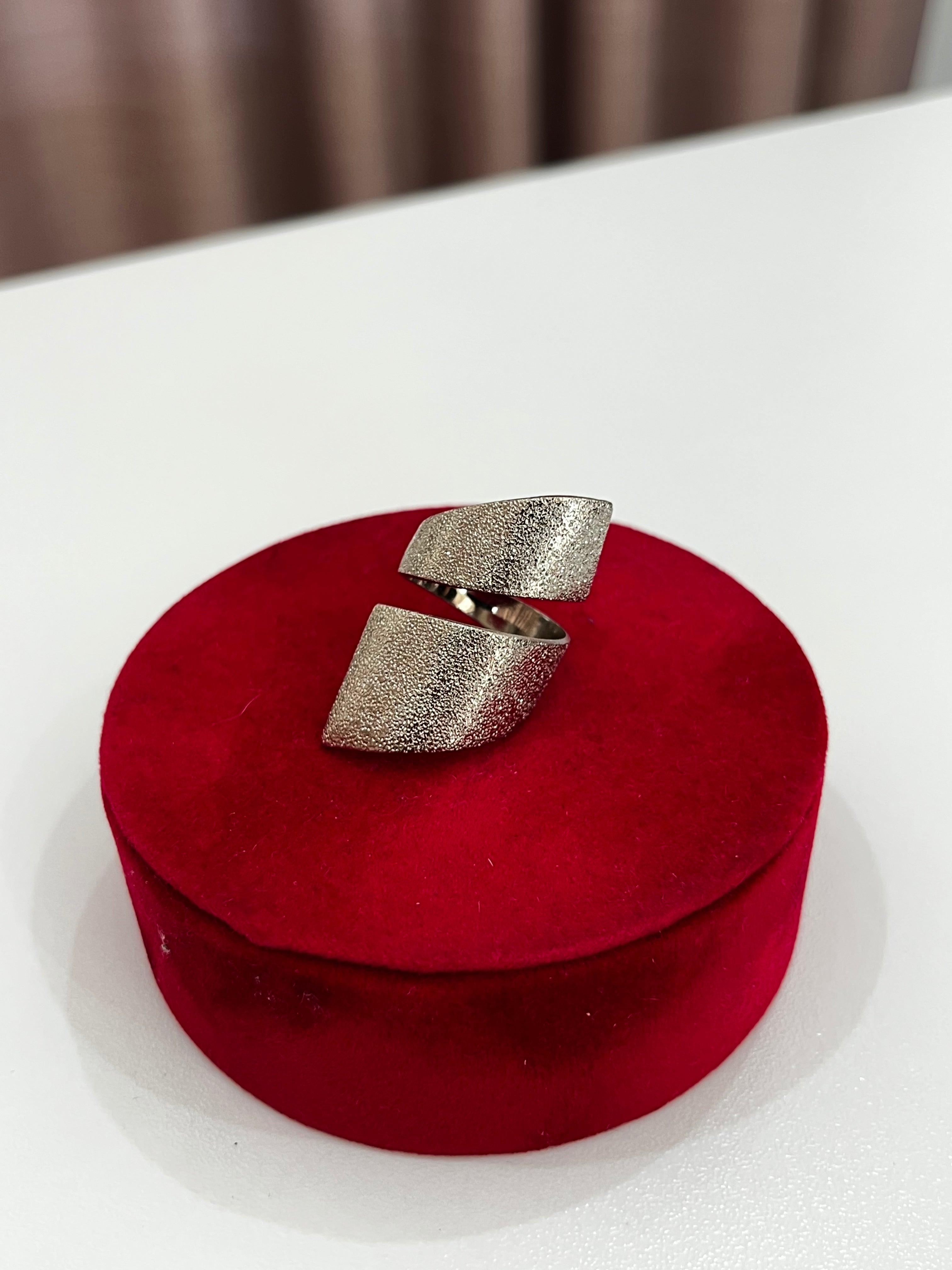Anello Nastia – Anello Donna Intrecciato Elegante