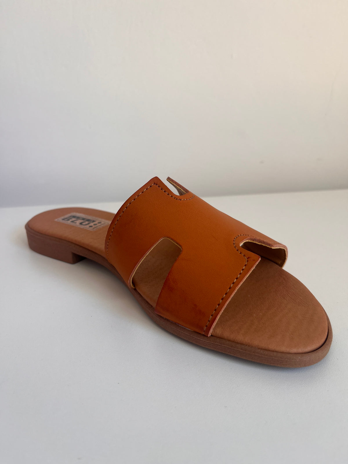 Sandalo Kelly – Ciabatta Piatta con Fascia Cut-Out