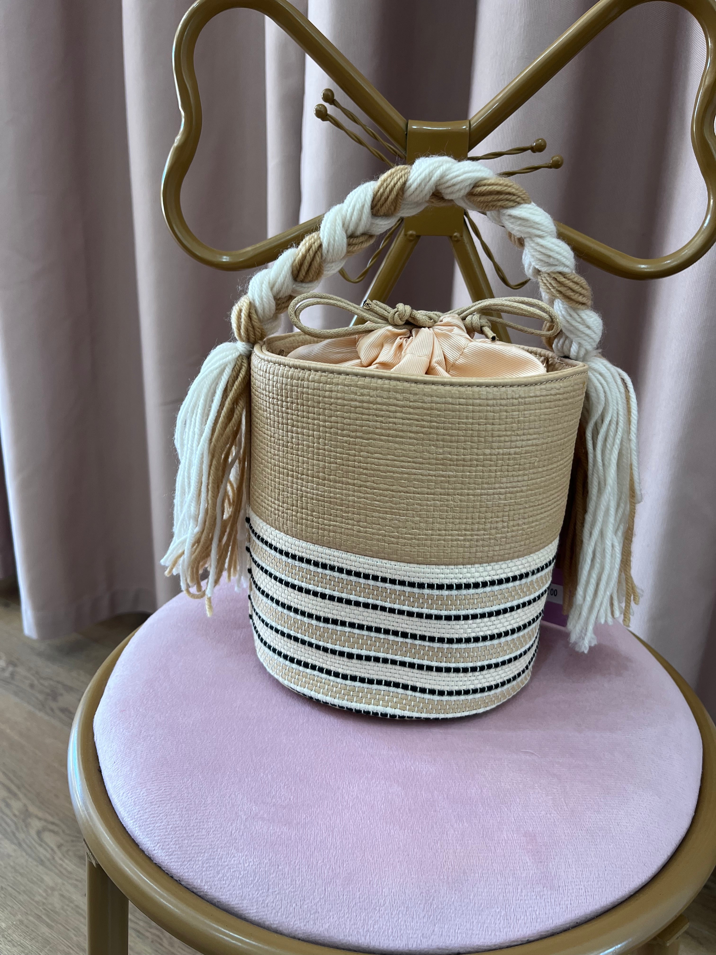 Borsa Secchiello Intrecciata Donna con Tracolla a Catena | Stile Estivo Chic