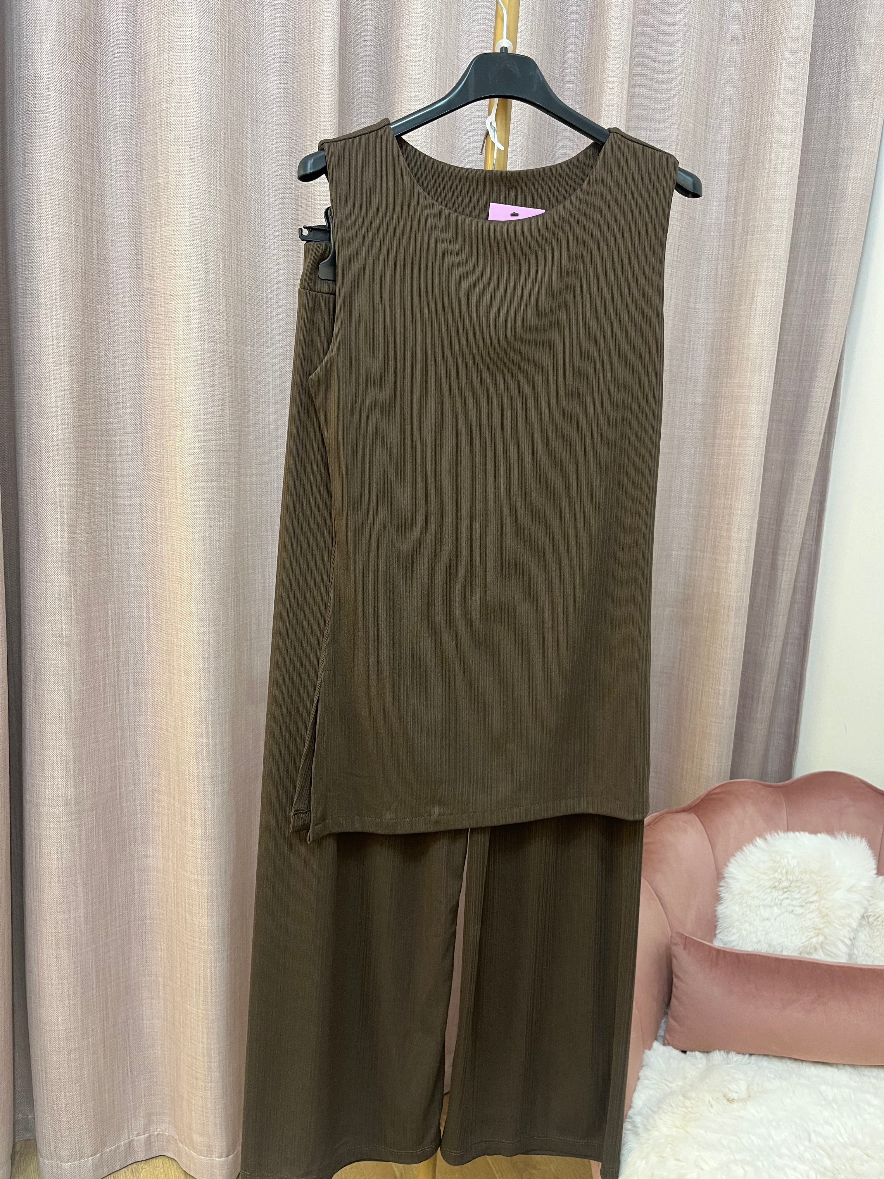 Completo Dora - Coordinato Maglia e Pantalone Versatile