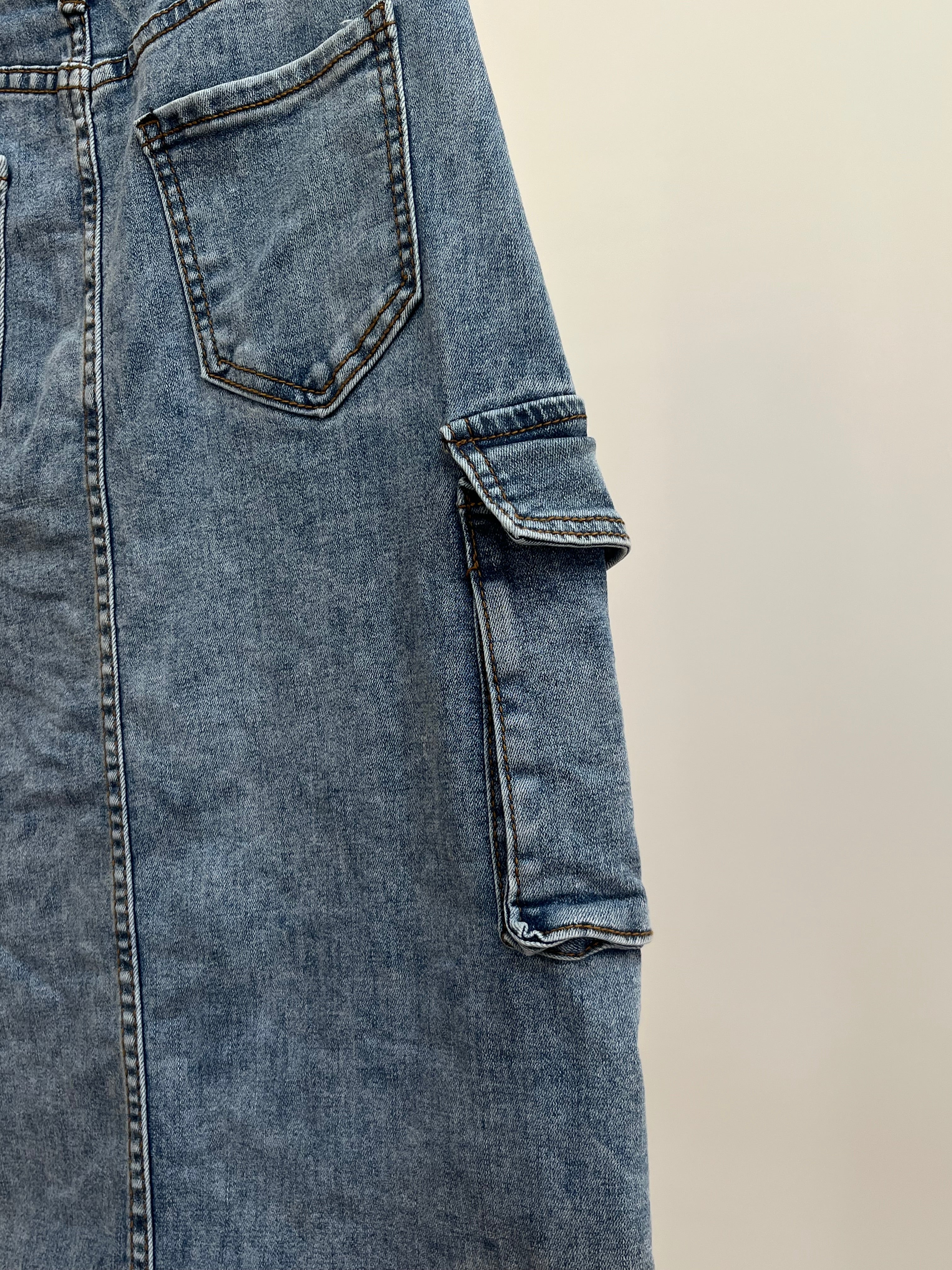 Gonna Matilda - Gonna midi in denim con tasche cargo e spacco frontale