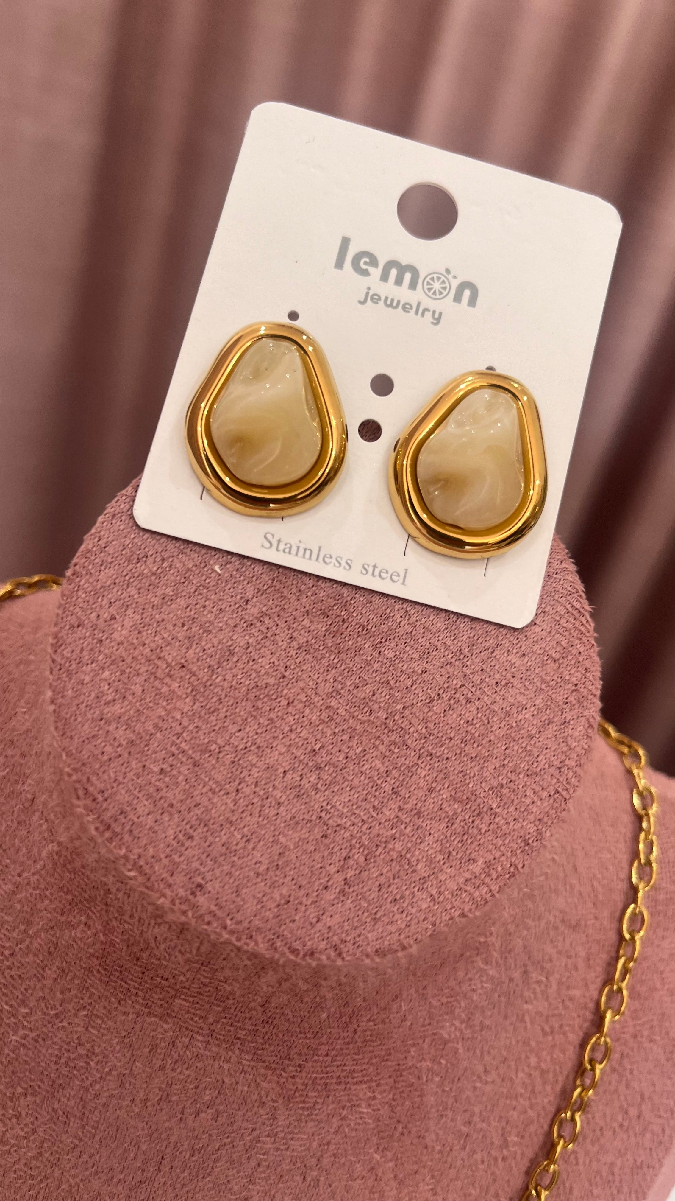 Set Dora – Collana e Orecchini con Pietre Beige in Oro