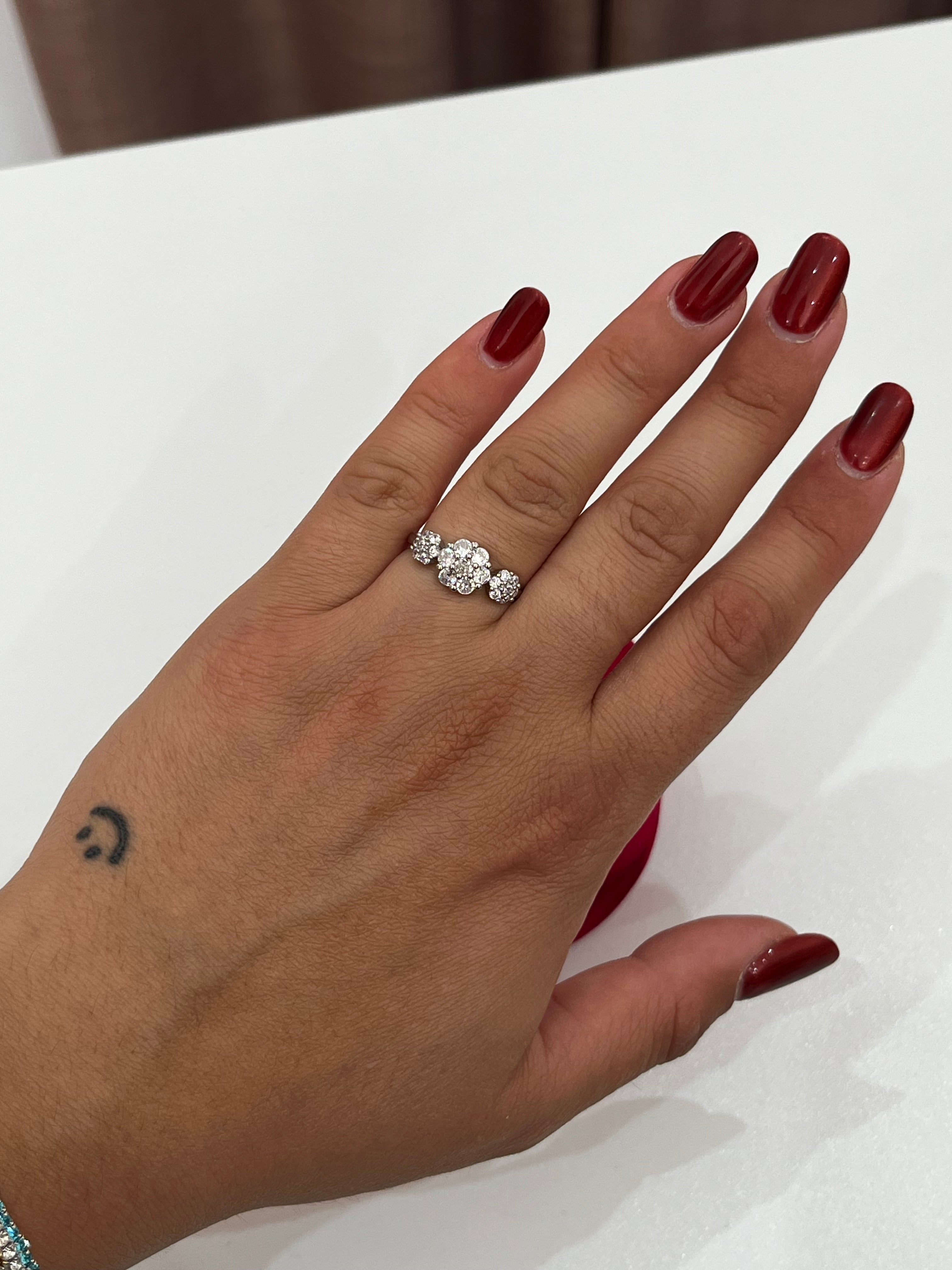 Anello Carmen – Anello Donna Romantico con Dettaglio Floreale