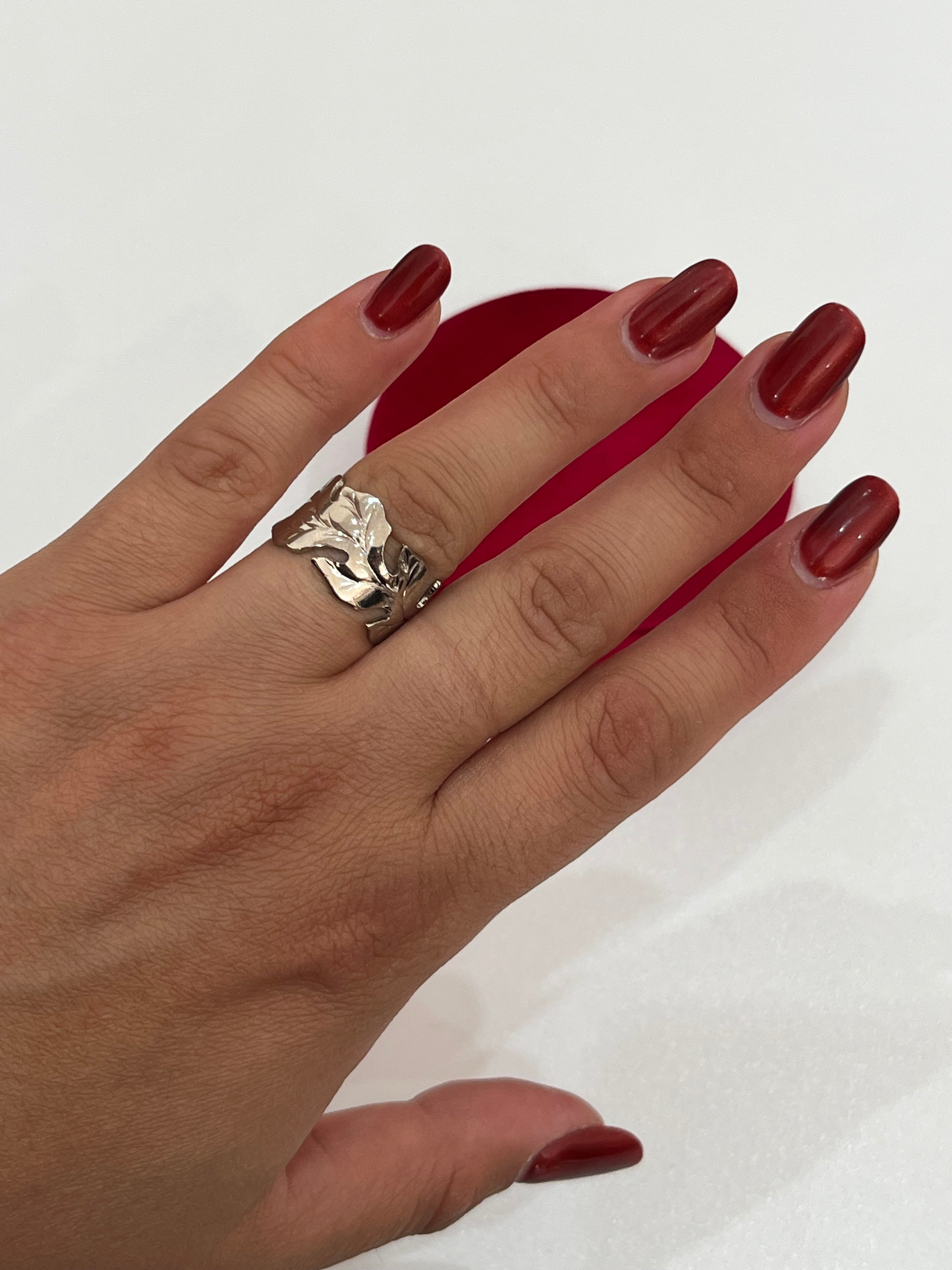 Anello Lira – Anello Donna a Fascia con Texture Preziosa