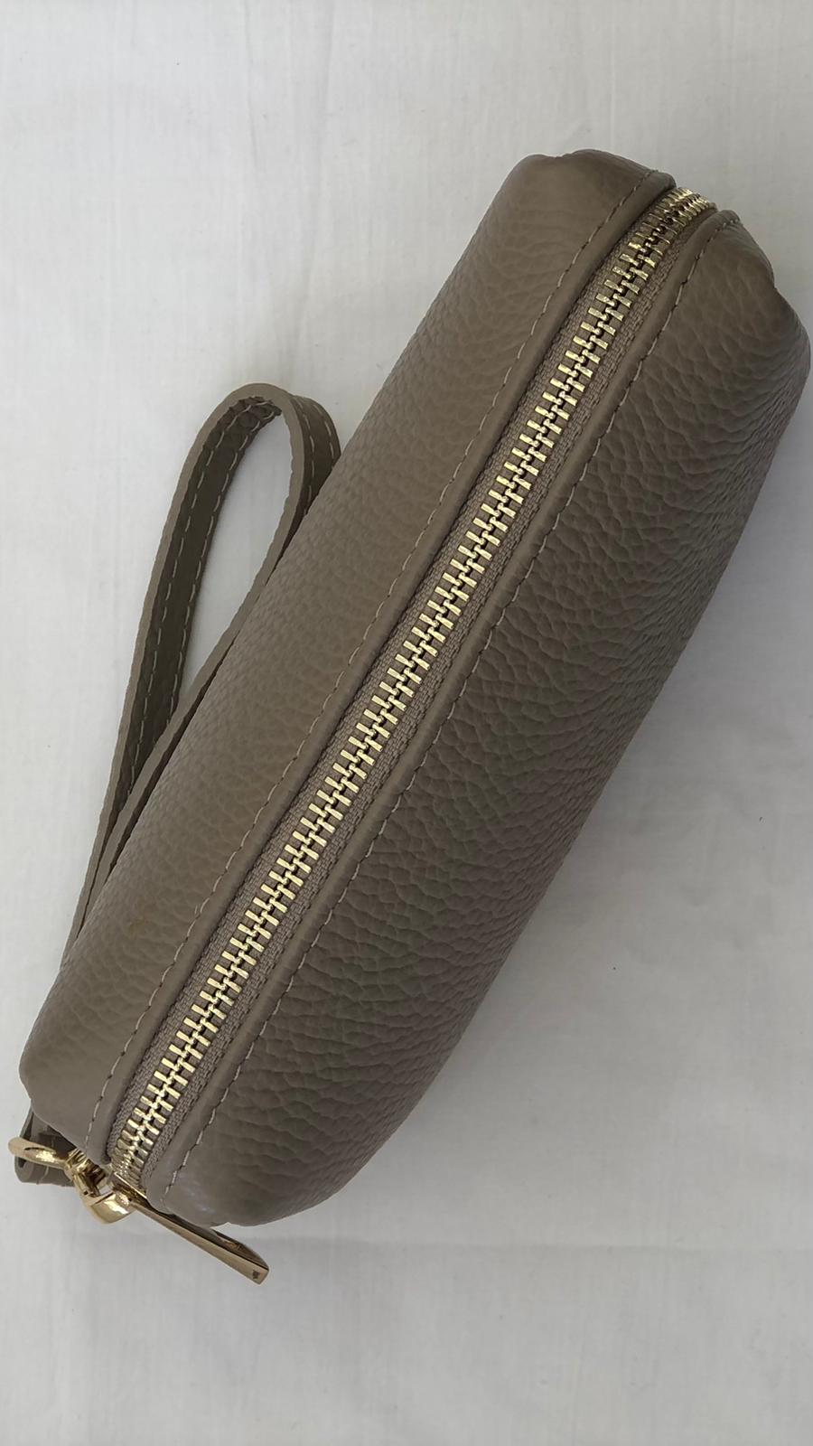 Pochette Essenza - in pelle martellata