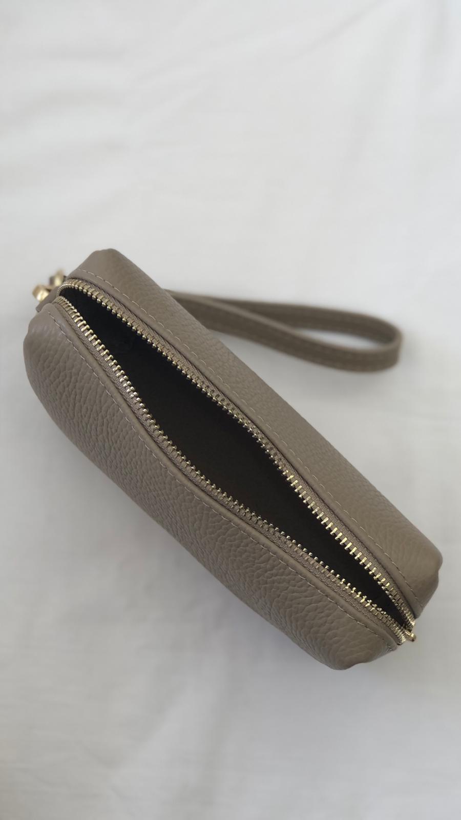 Pochette Essenza - in pelle martellata