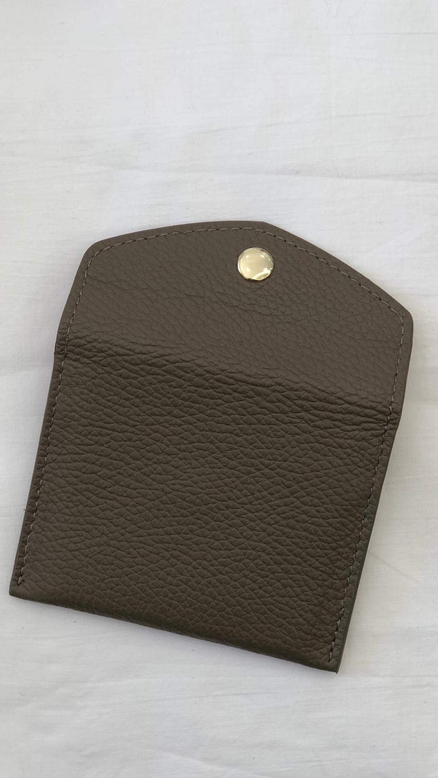 Everyday Chic - portacarte con bottone