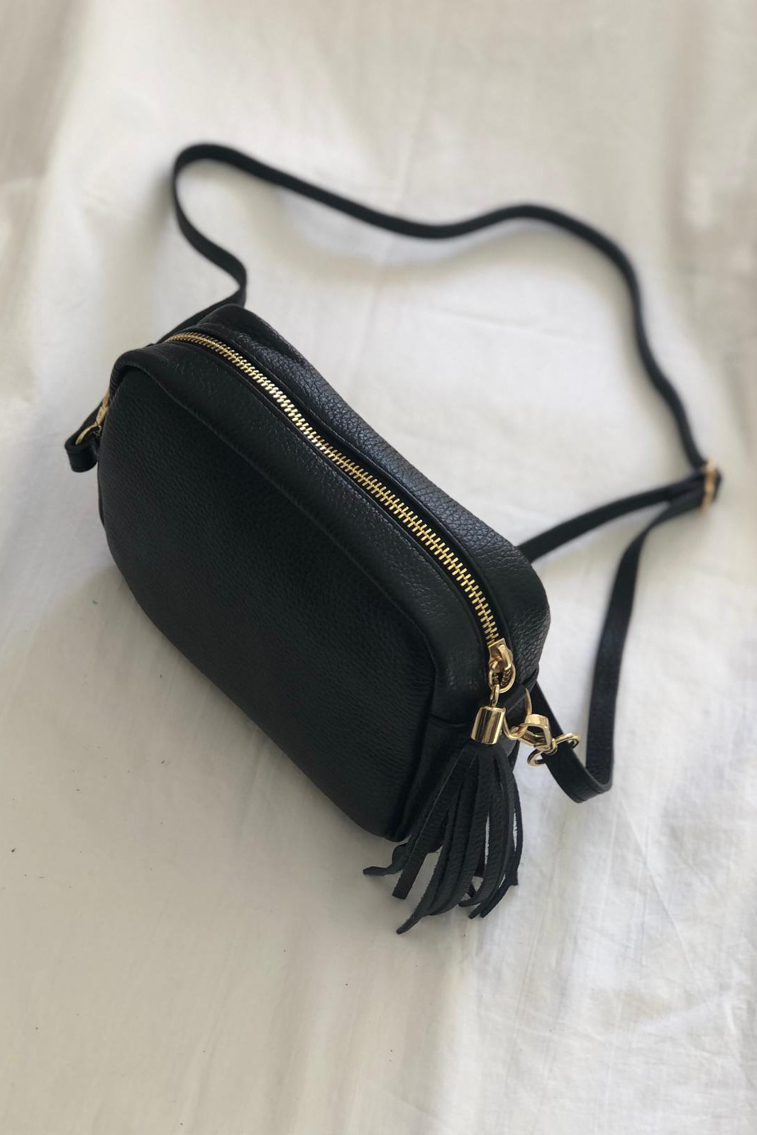 Crossbody Twist in pelle