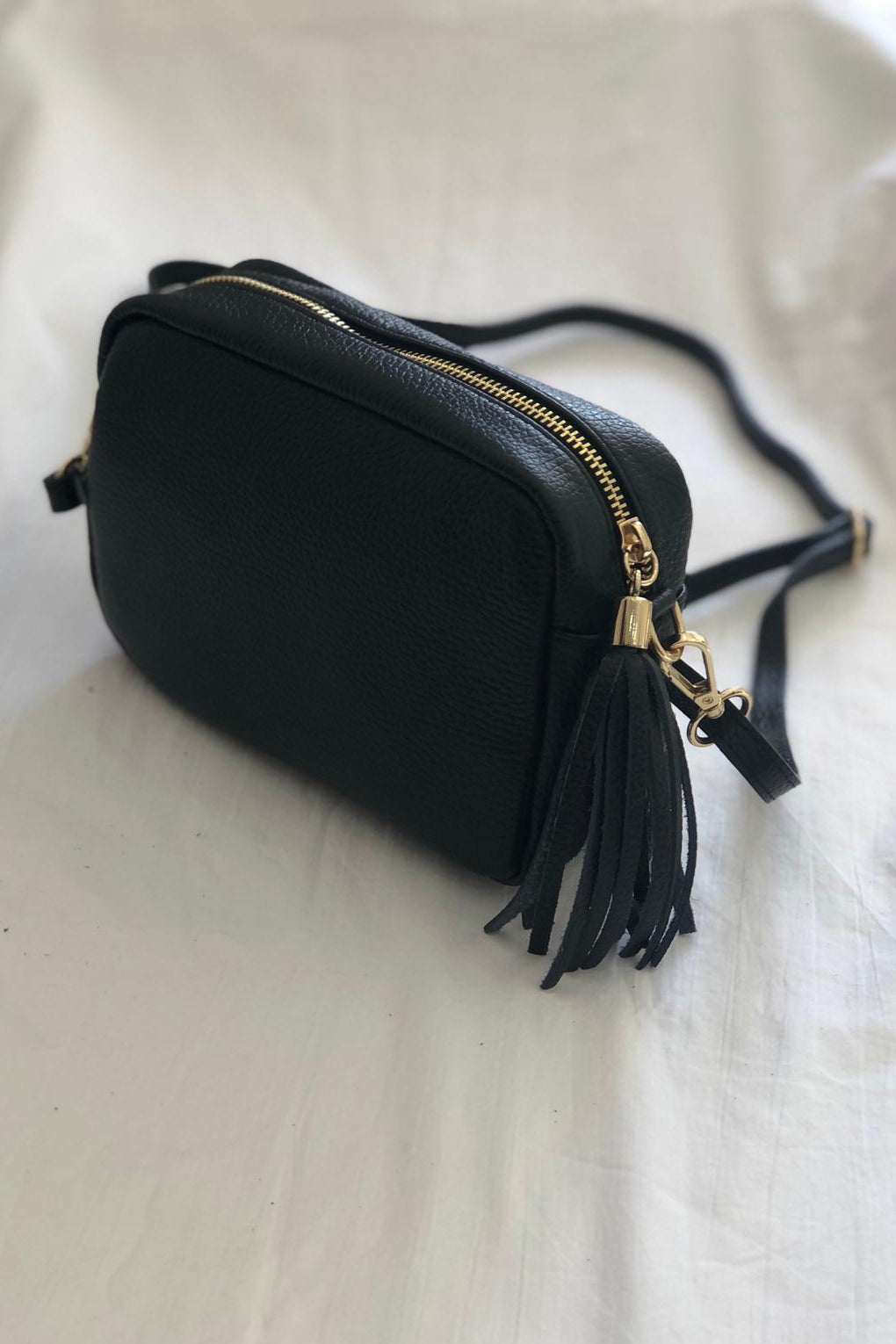 Crossbody Twist in pelle