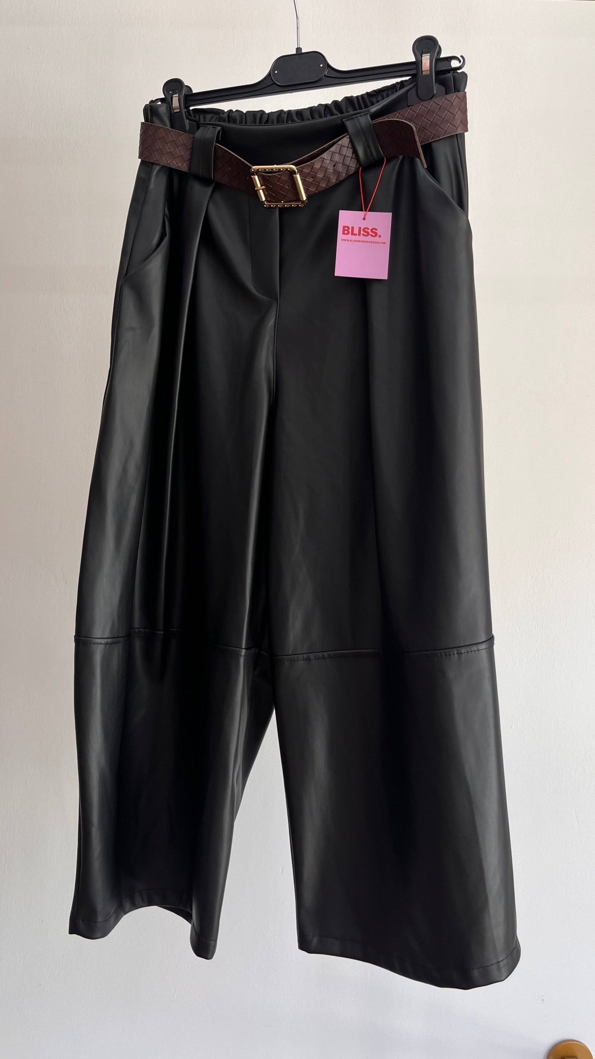 Pantalone Elettra – Pantalone Culotte in Ecopelle Nera