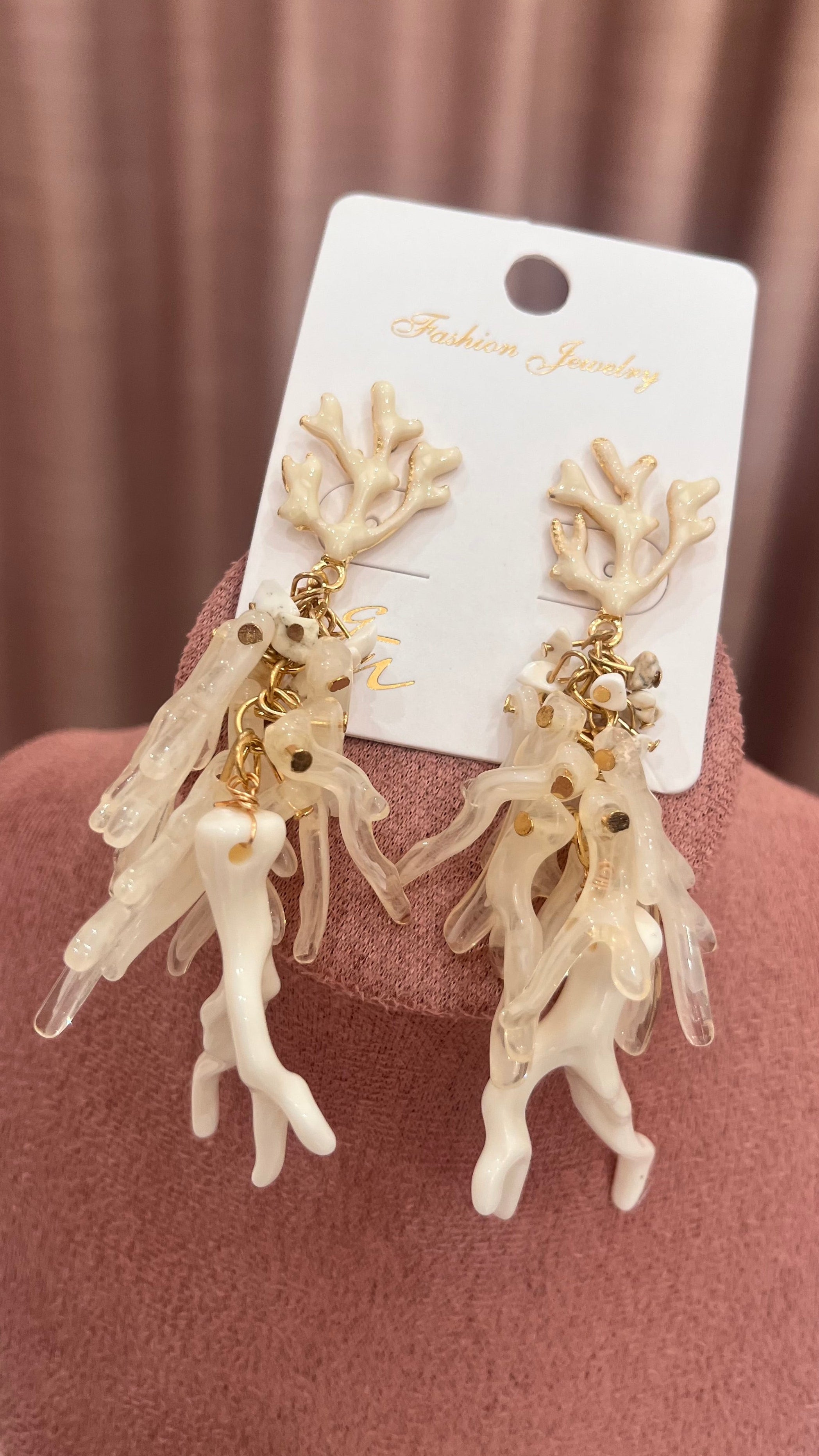 Orecchini Ariel – Pendenti Corallo Bianco e Oro