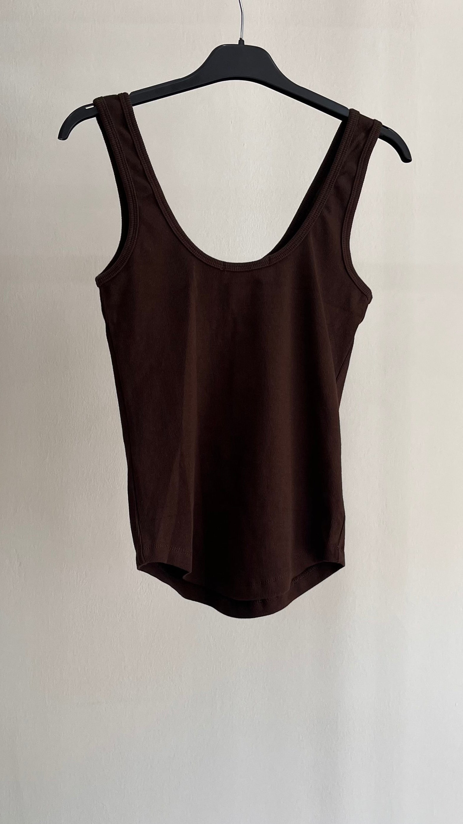 Top Alessia – Canottiera a Costine con Scollo Rotondo