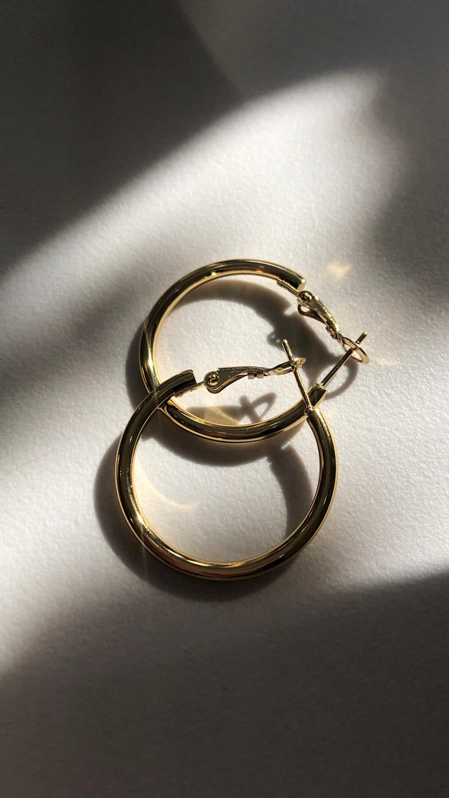 Orecchini a cerchio classici