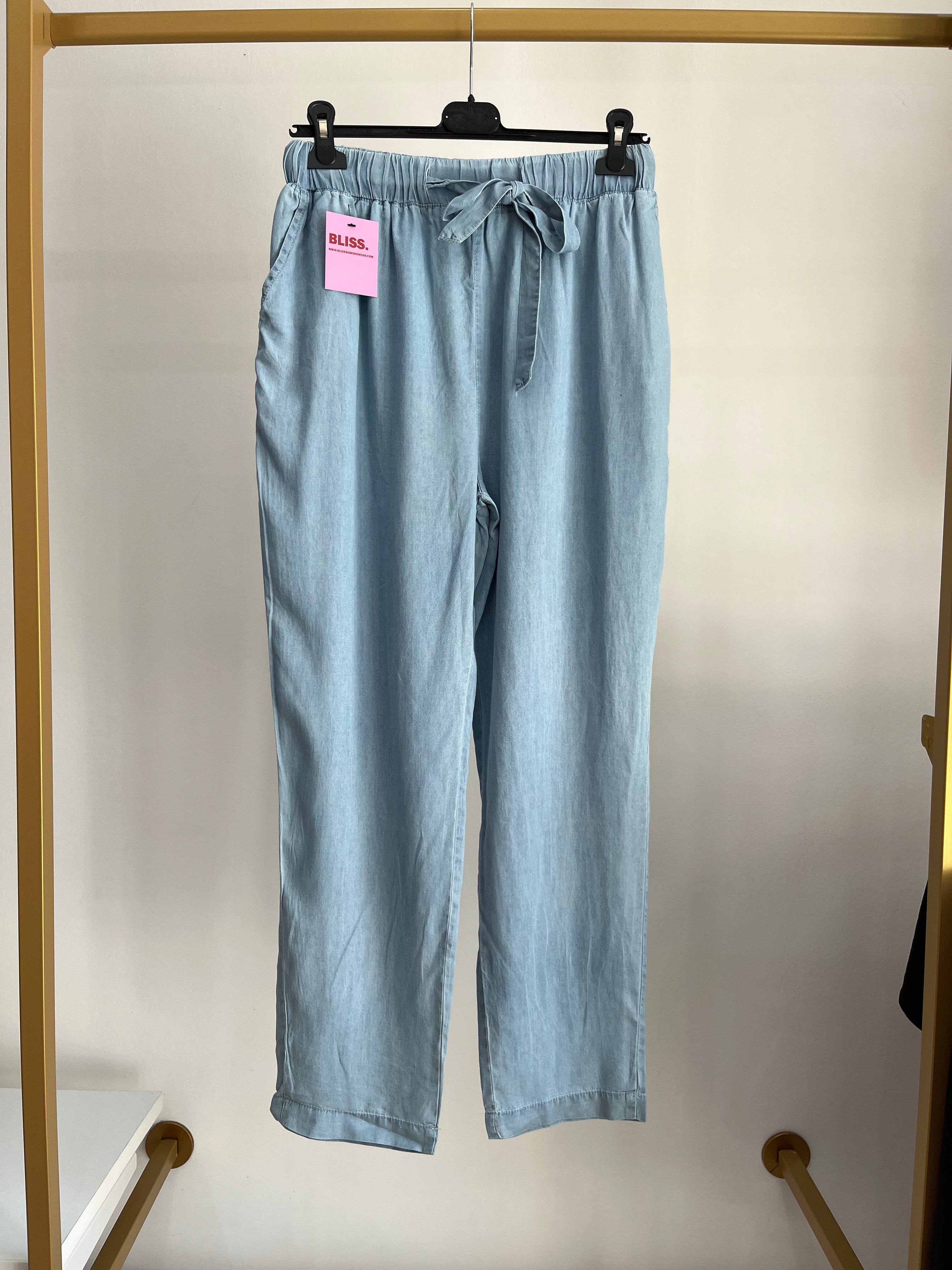 Pantaloni Jogger in Tencel Effetto Denim Chiaro con Vita Elastica