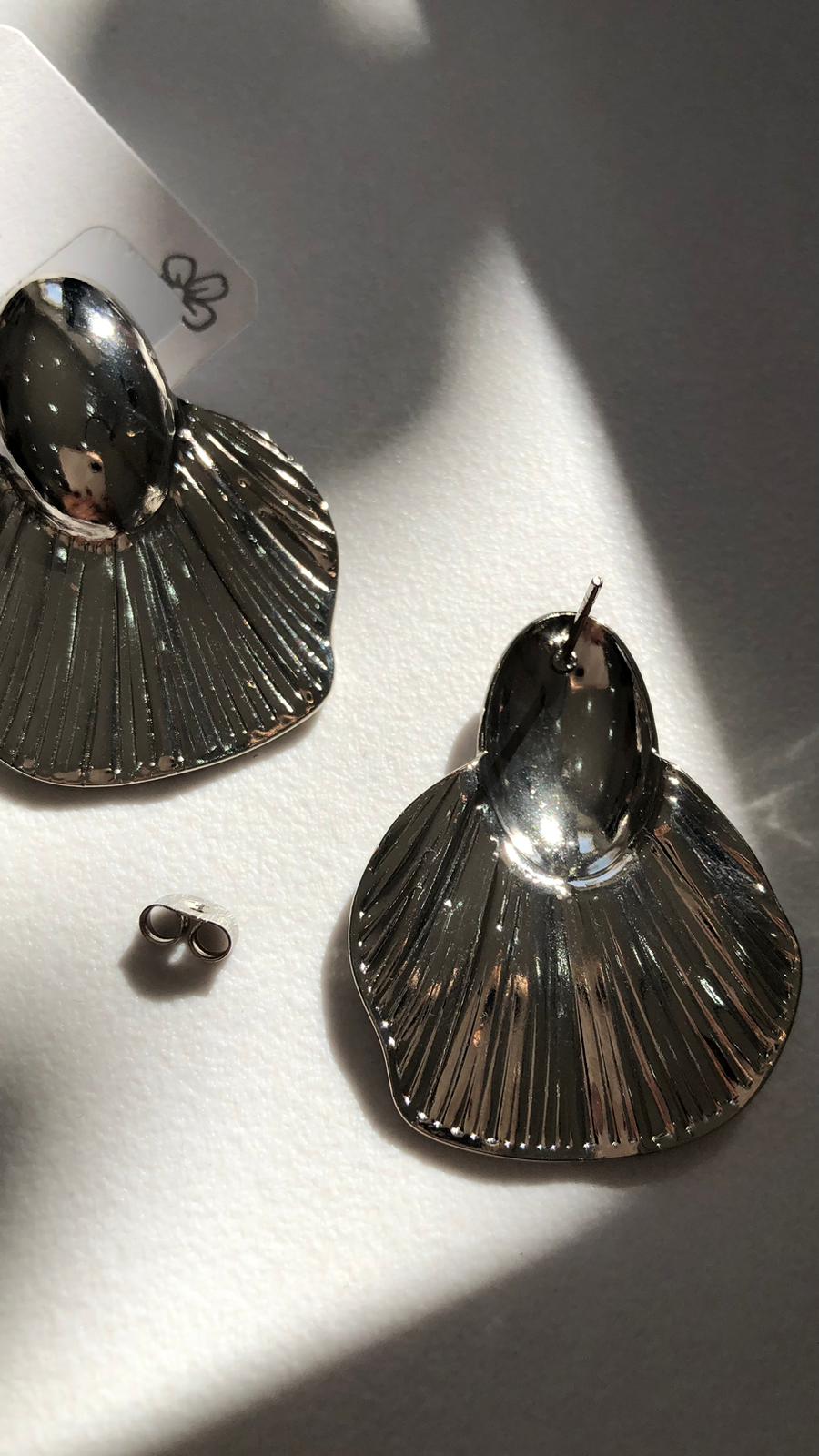 Orecchini Gleam Shell in acciaio