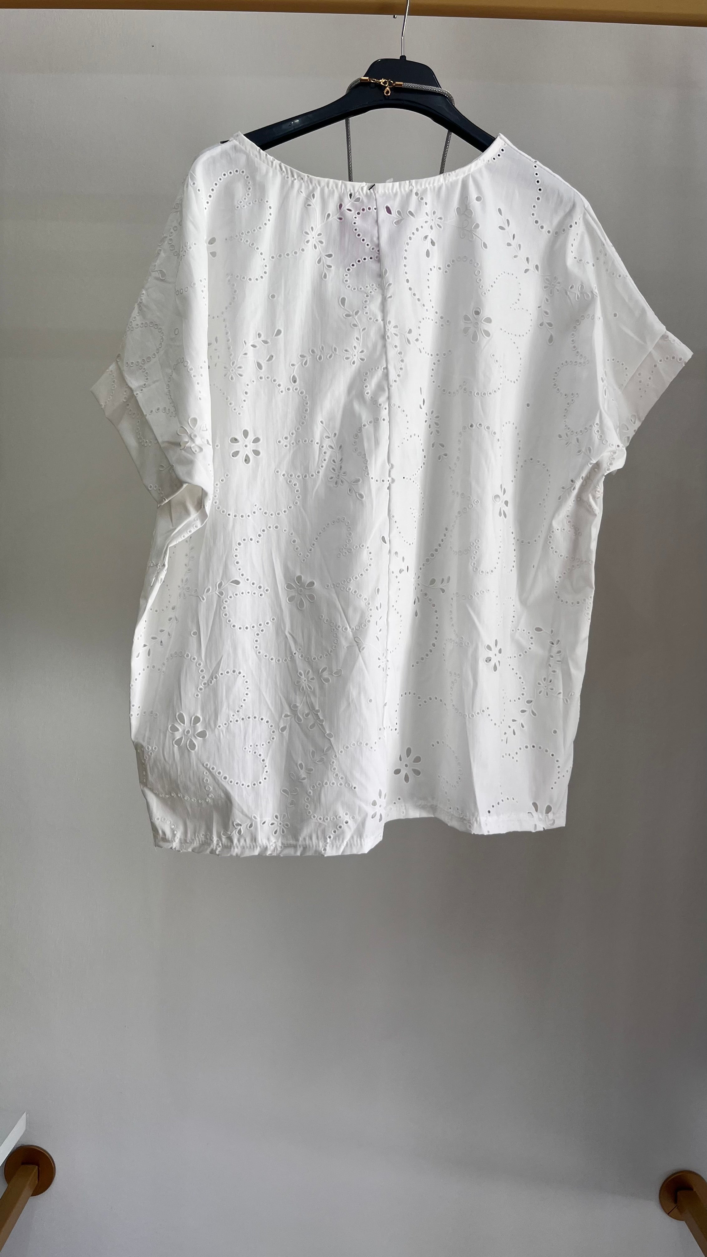 Blusa Cristina - Blusa Estiva Bianca con Collana Boho