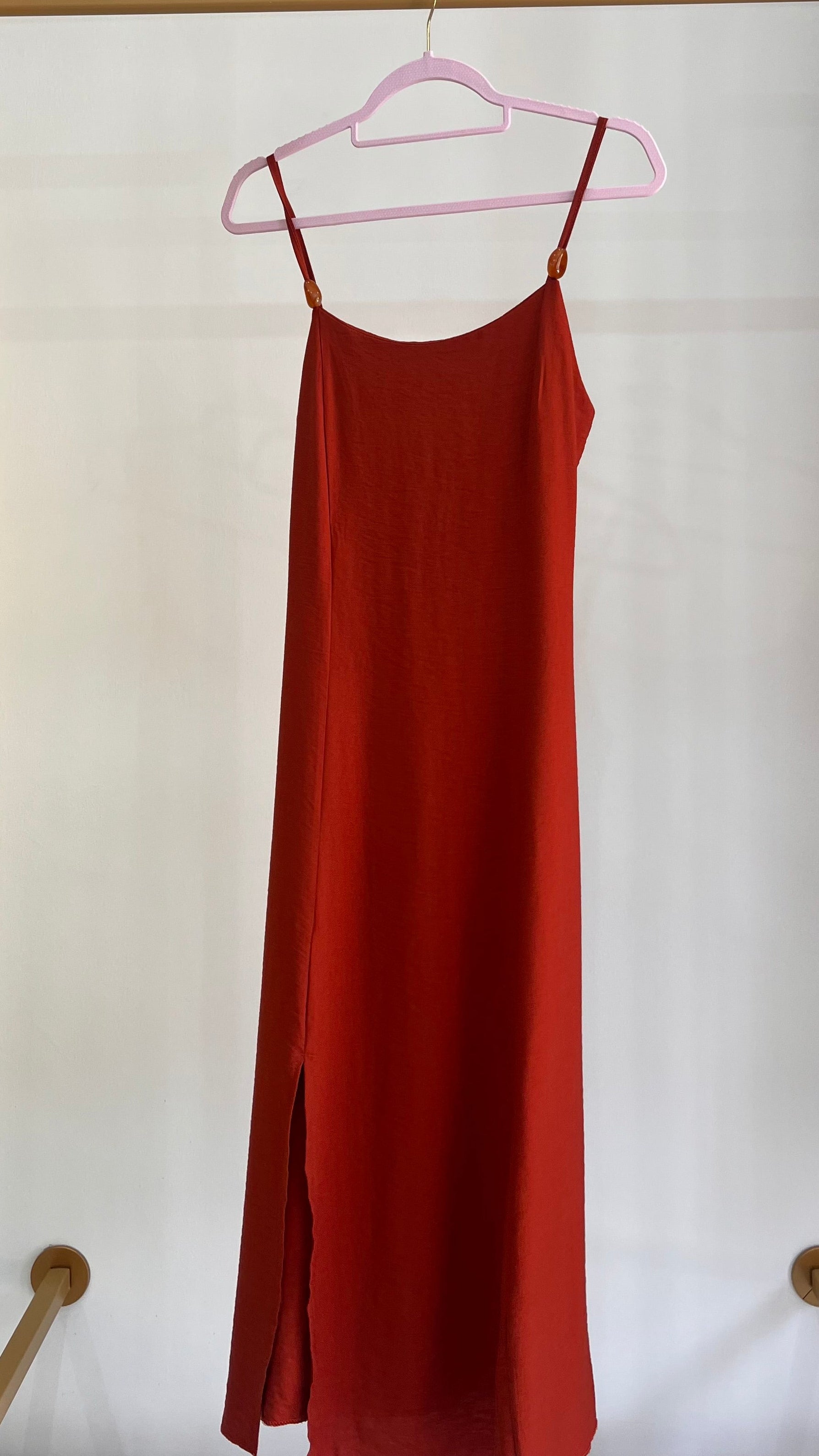 Abito Agata - Vestito a spalline con gioiello