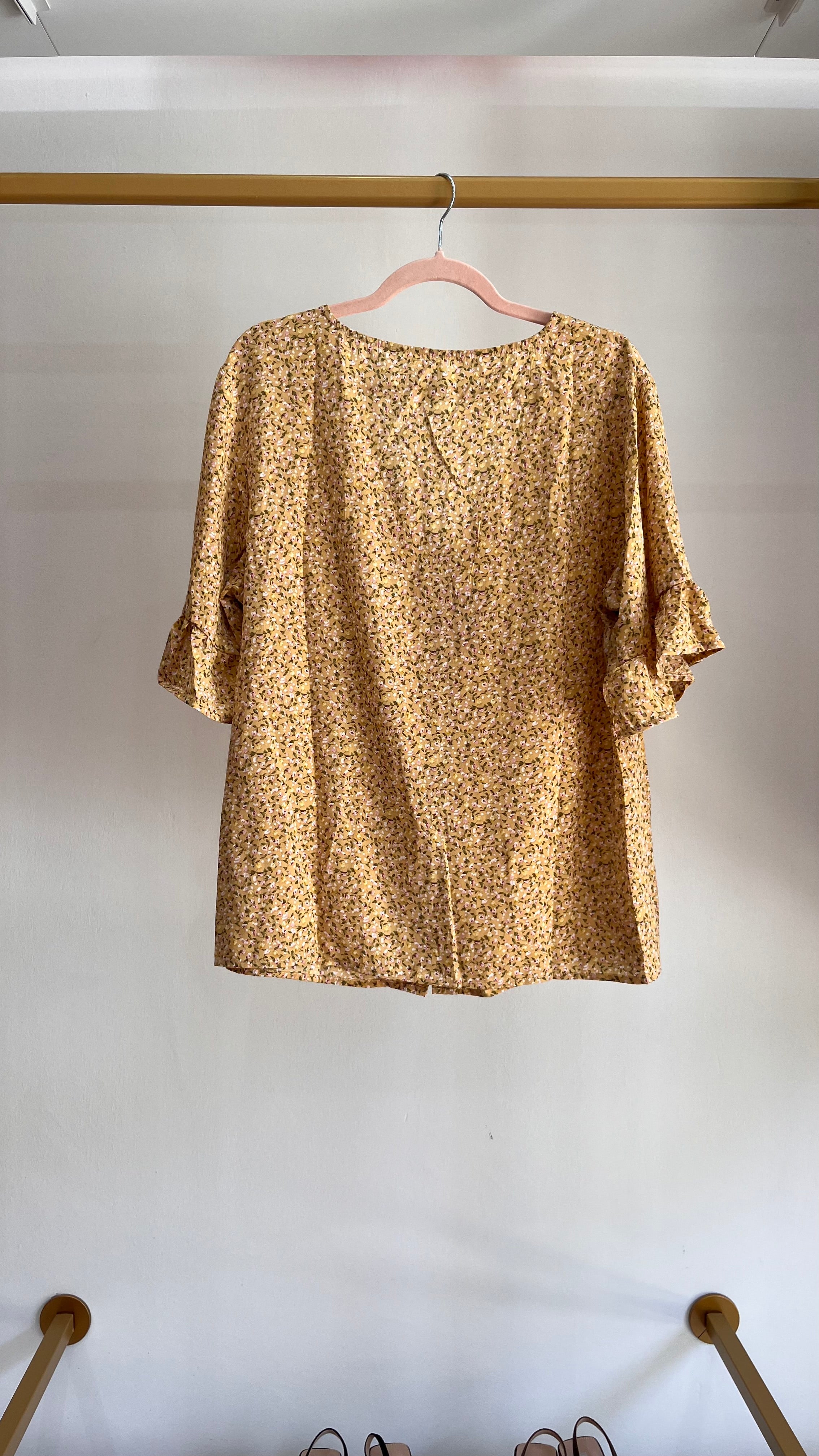 Blusa Margot – Camicetta Floreale con Maniche a Volant
