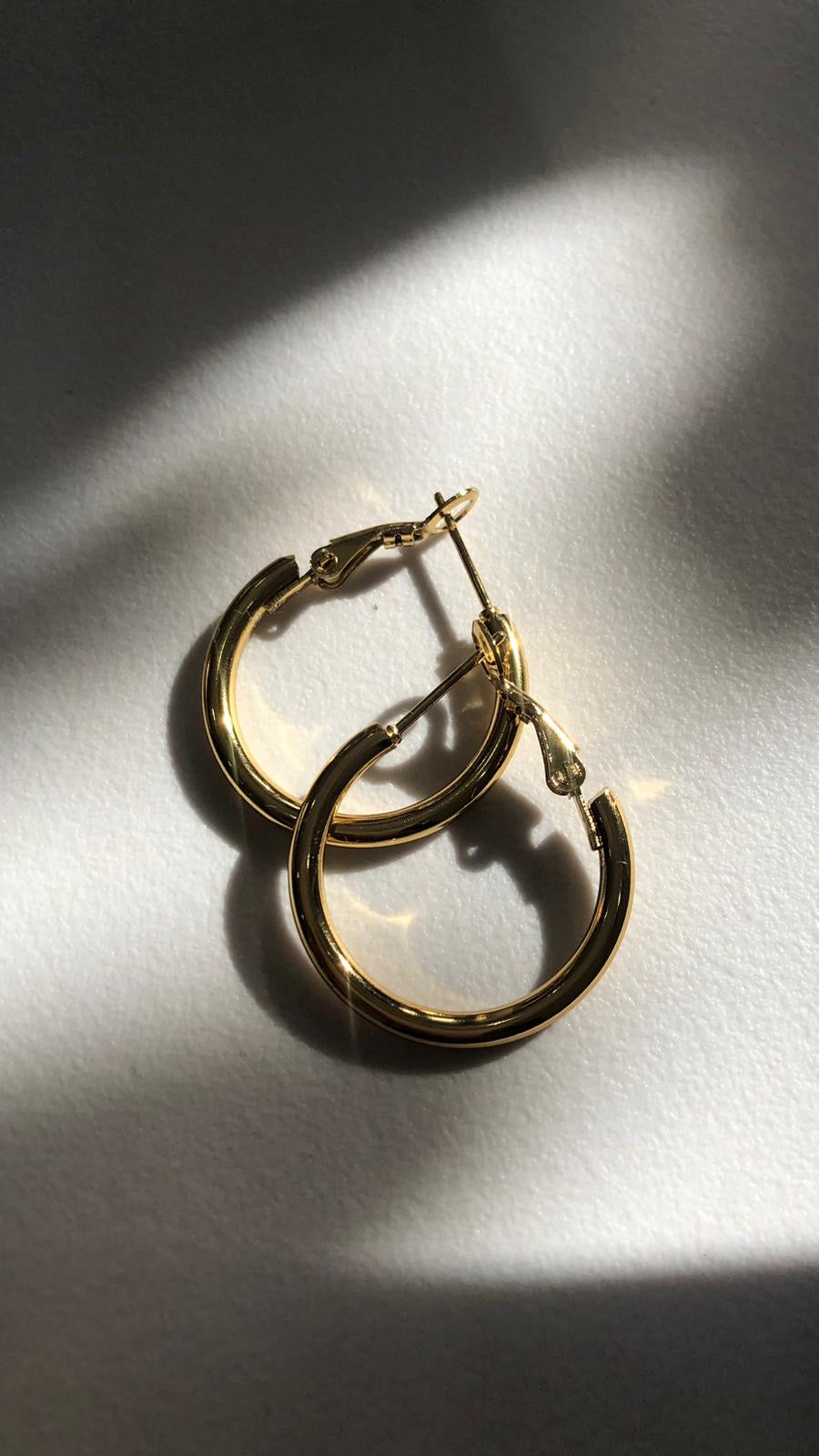 Orecchini a cerchio classici