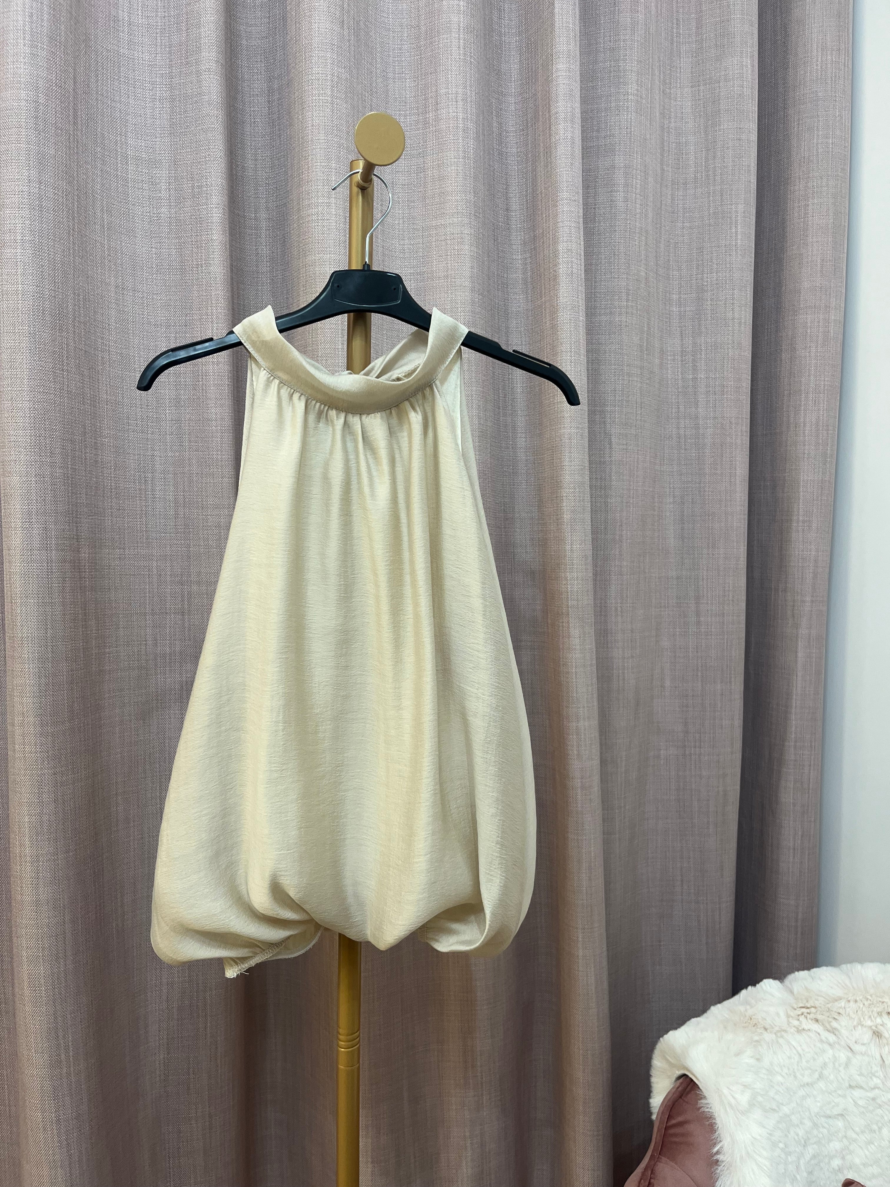 Blusa Atenas con Fiocco – Eleganza Fluida e Raffinata