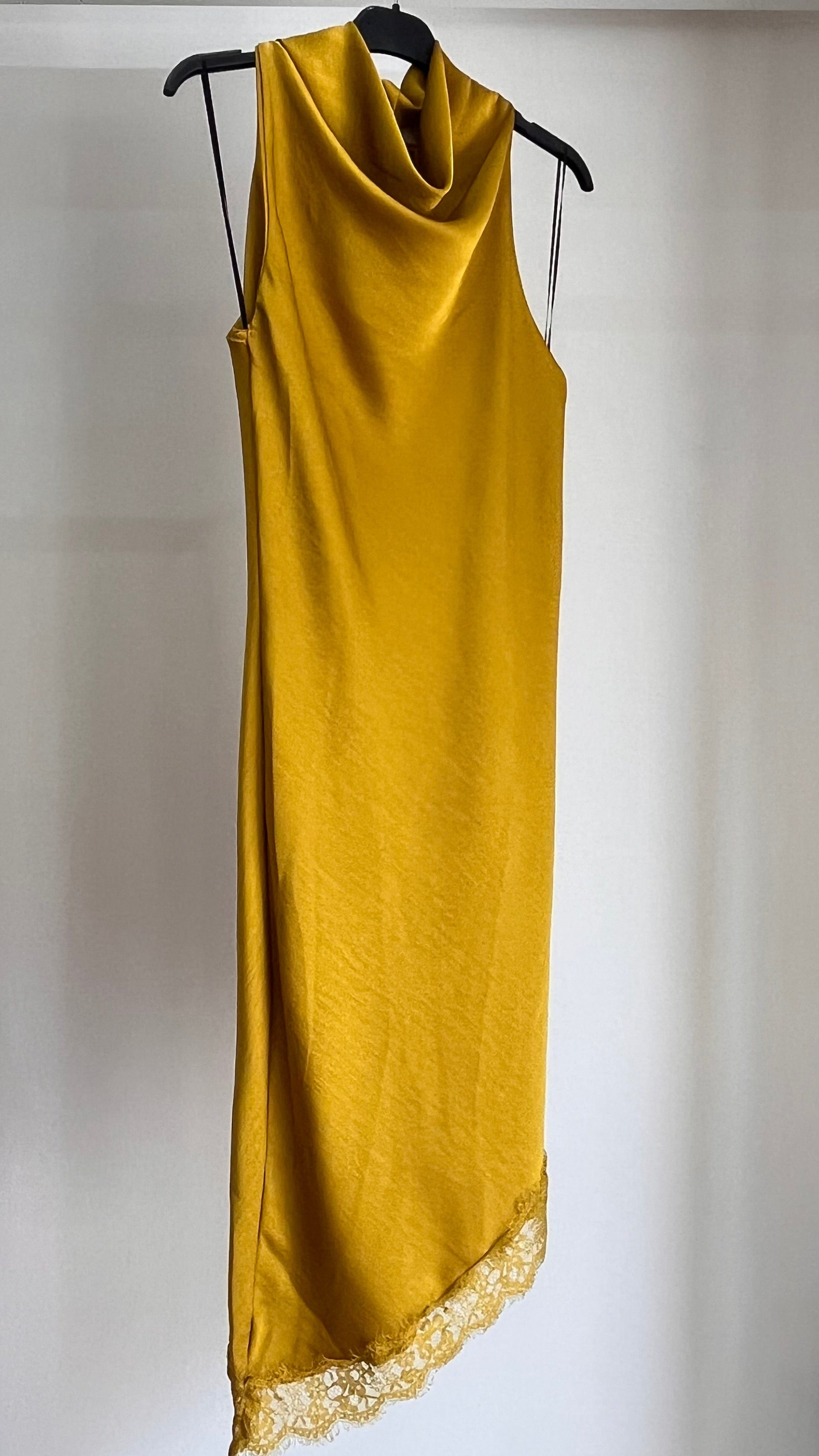 Abito Alexa — Midi Asimmetrico Halter con Orlo in Pizzo