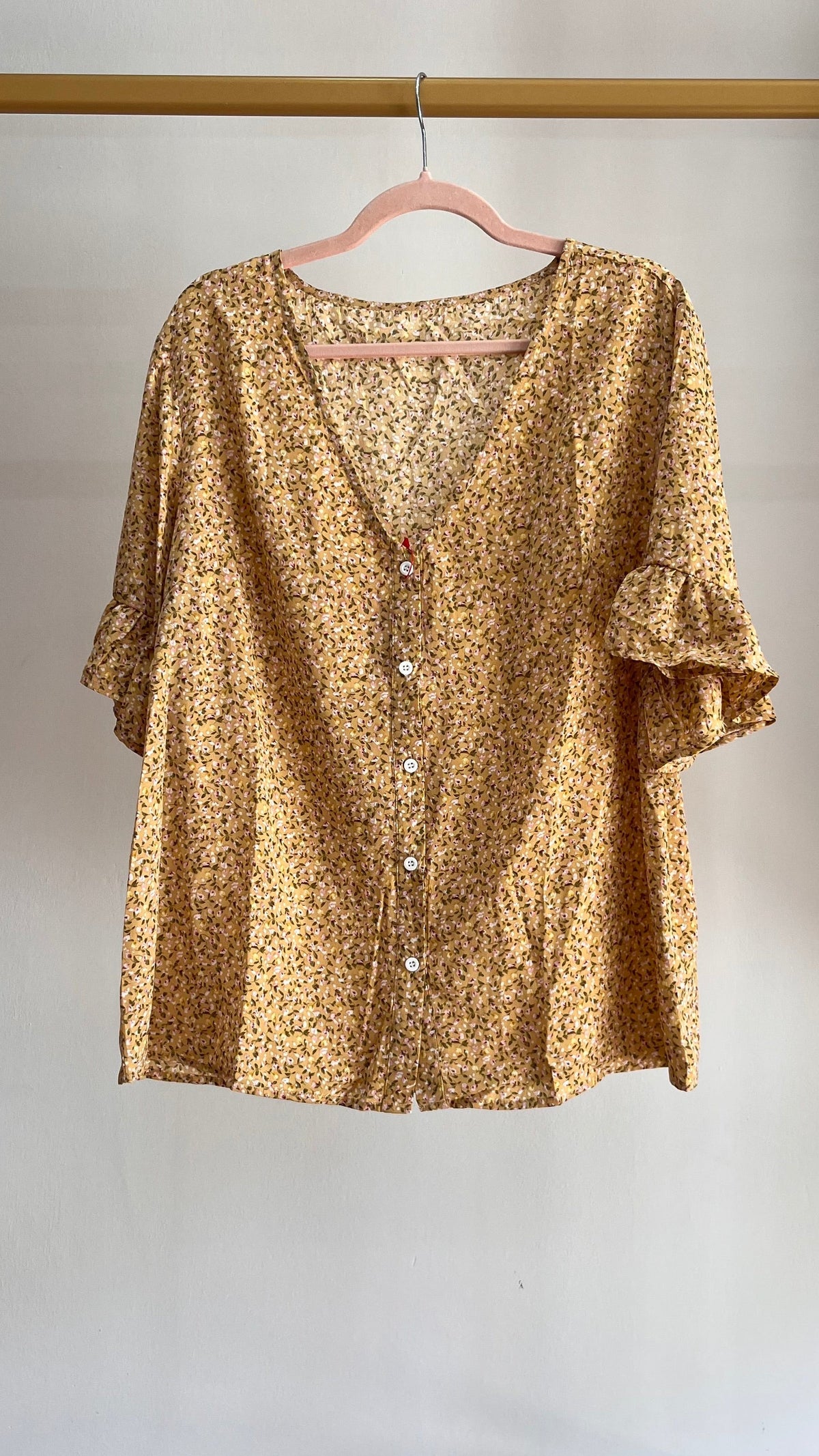 Blusa Margot – Camicetta Floreale con Maniche a Volant