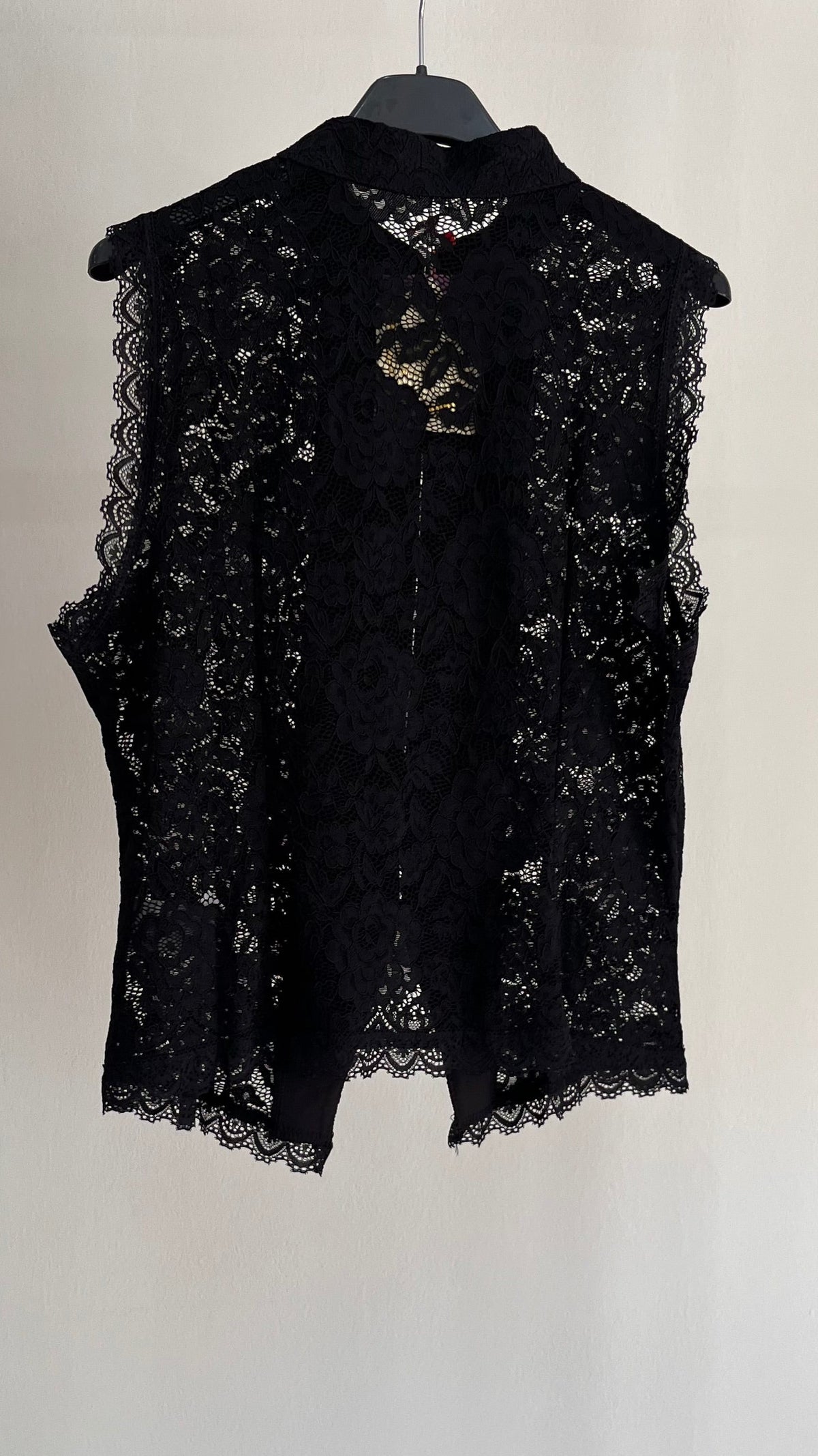 Top Aurelia - Camicia Senza Maniche in Pizzo con Alamari