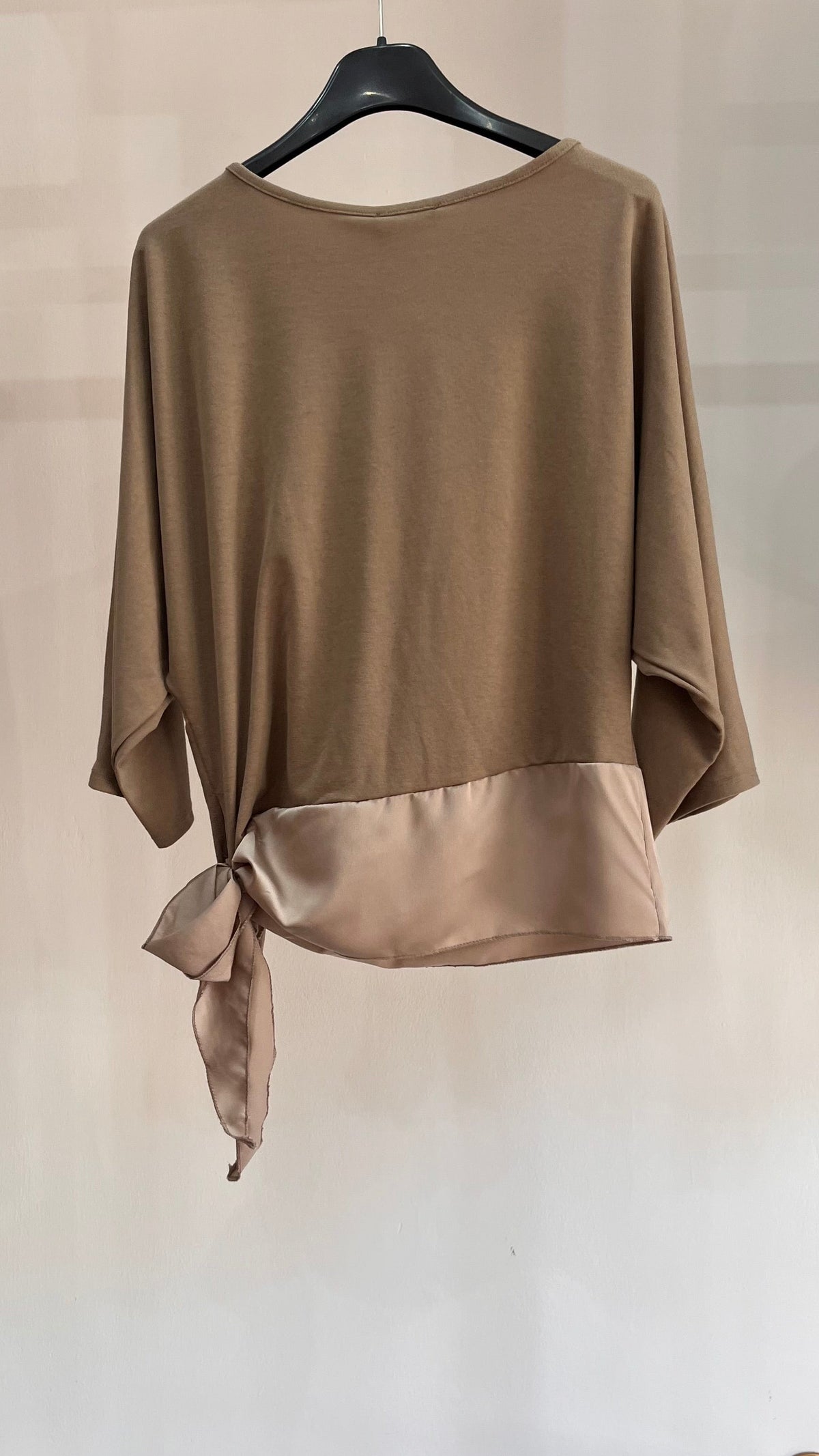 Maglia Alessandra – Top con Fiocco in Raso