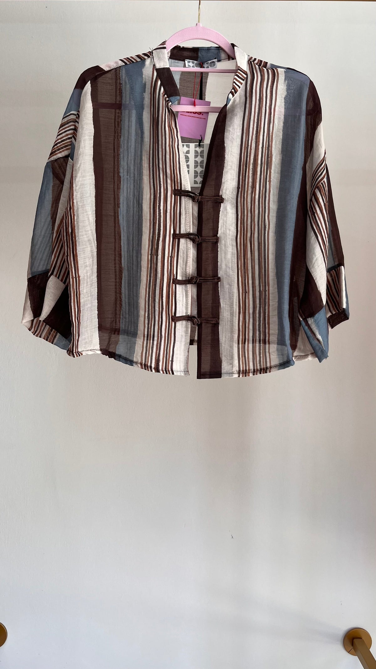 Camicia Hanna – Camicia Kimono a Righe con Alamari
