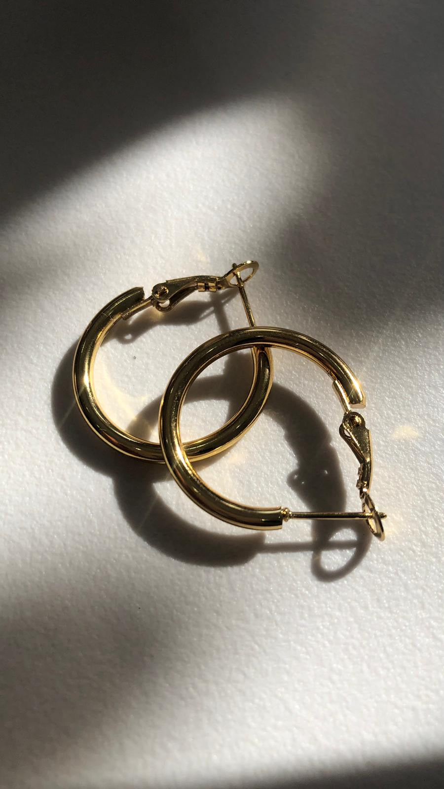 Orecchini a cerchio classici