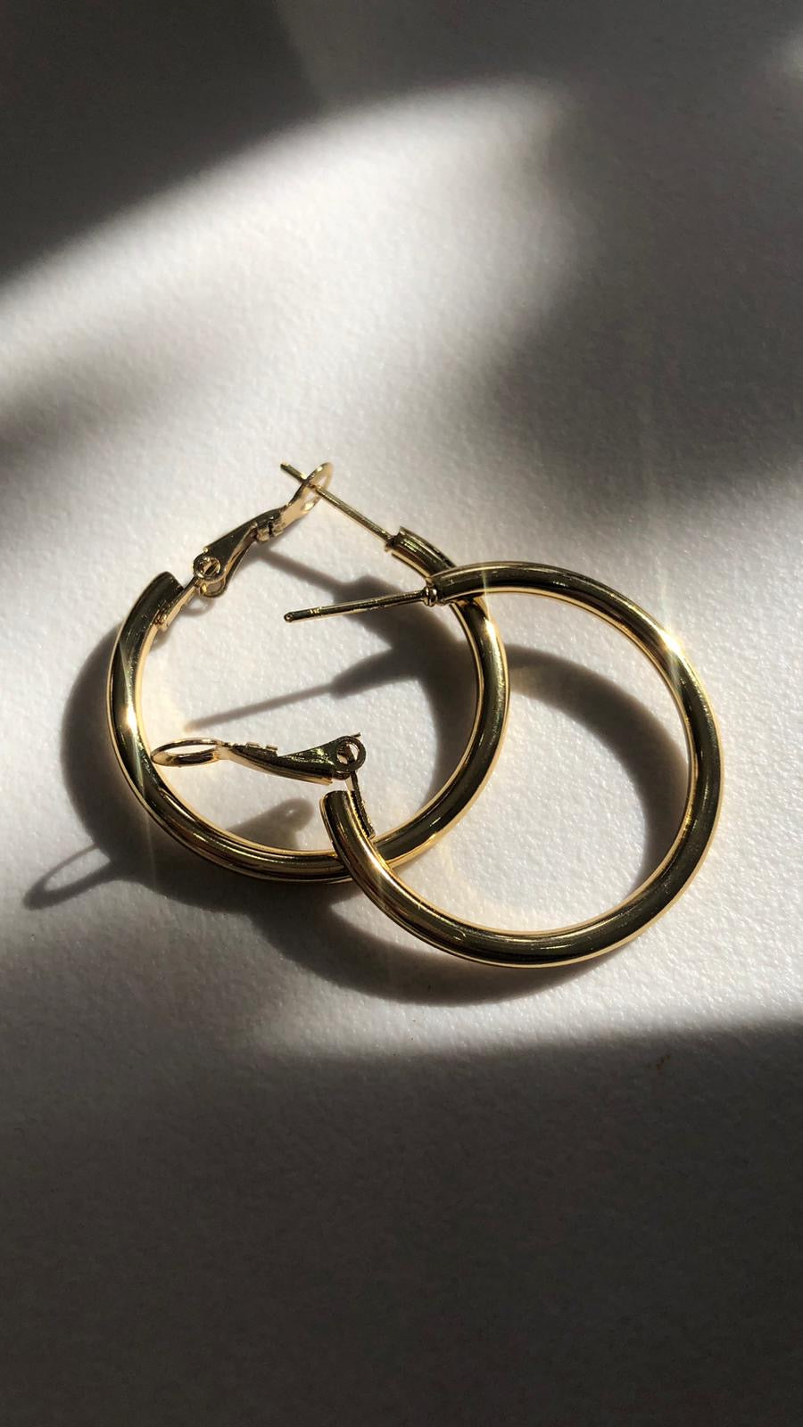 Orecchini a cerchio classici