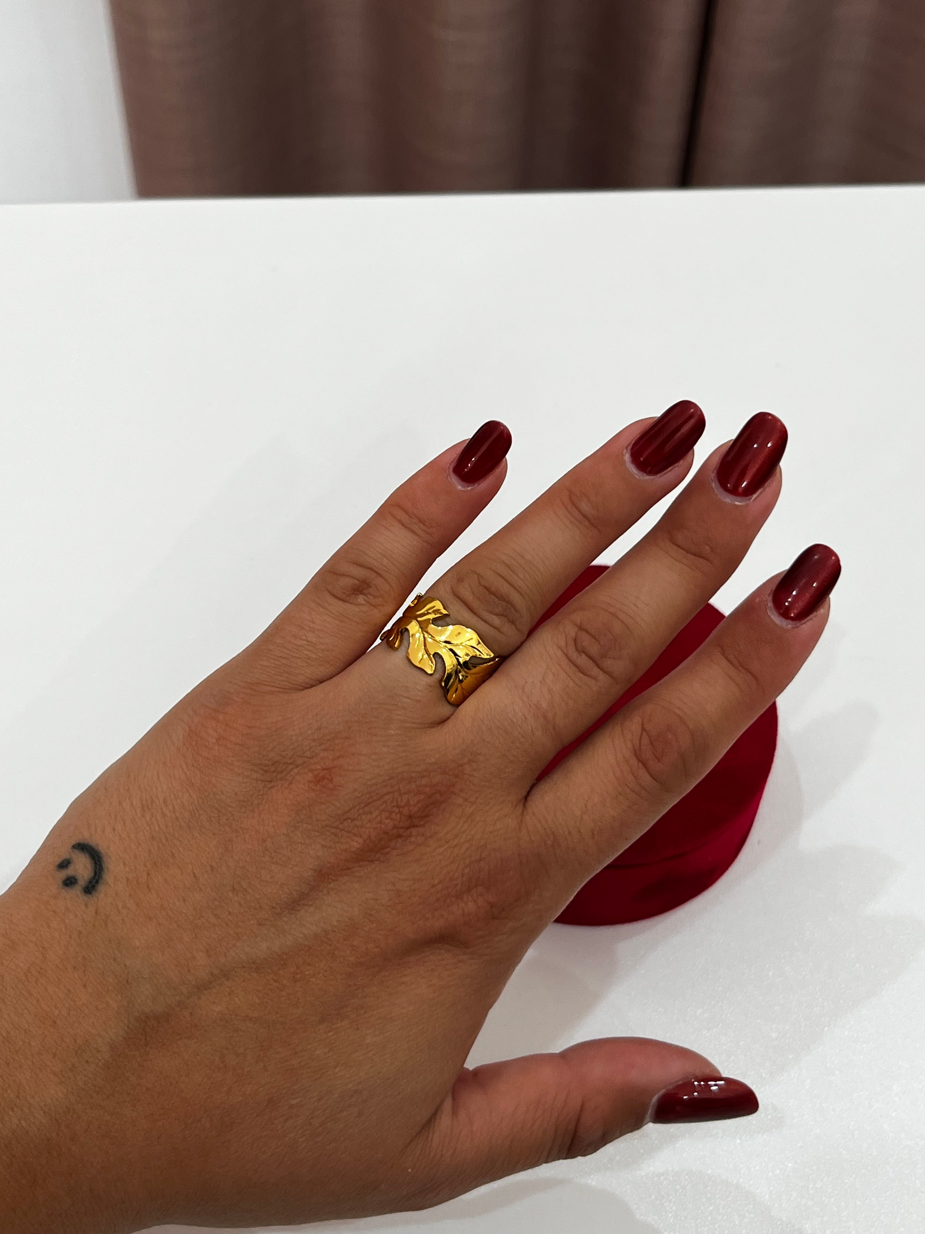 Anello Lira – Anello Donna a Fascia con Texture Preziosa