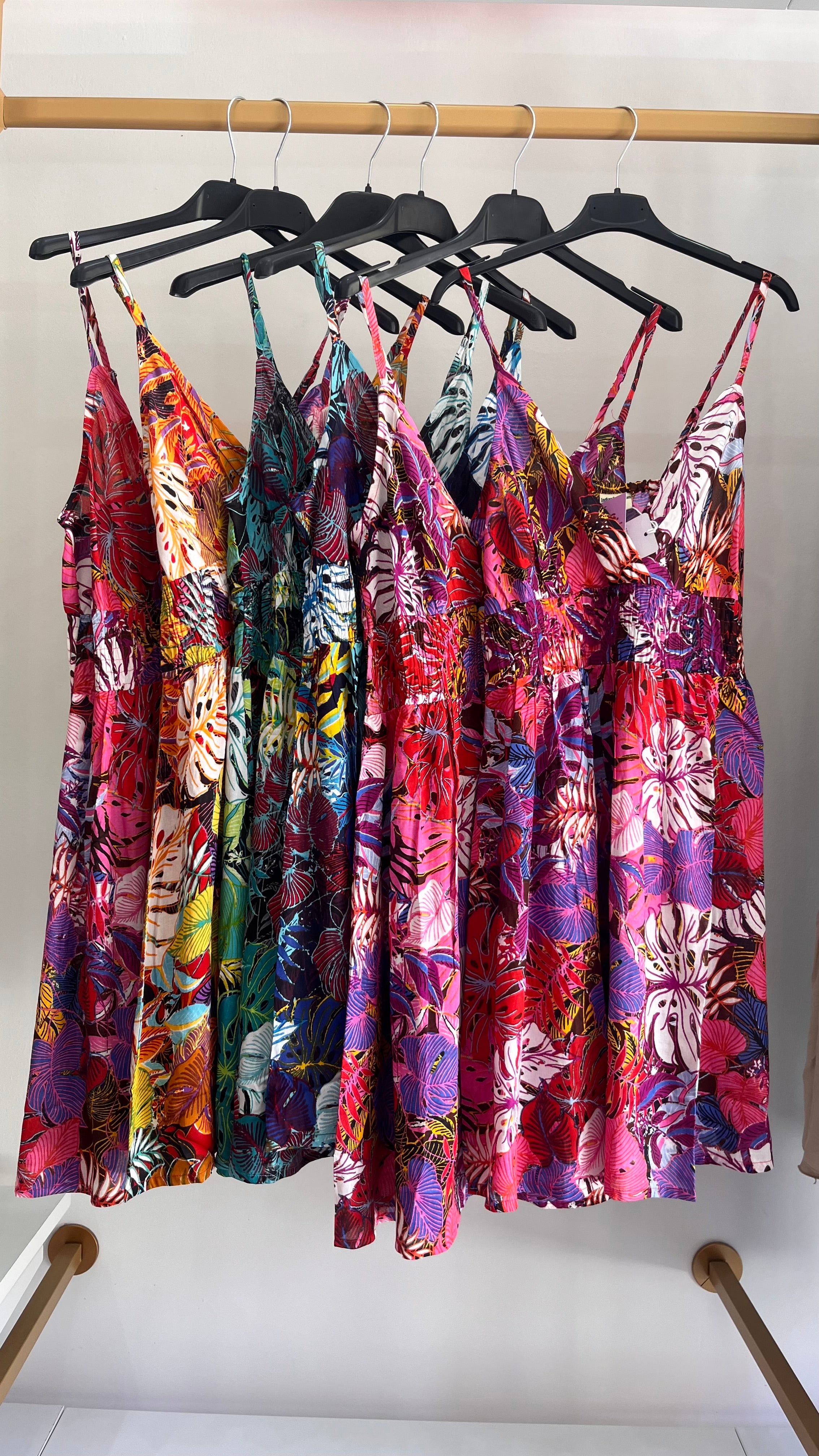 Vestito Delia – Vestito Mare Fantasia Tropicale con Spalline Sottili