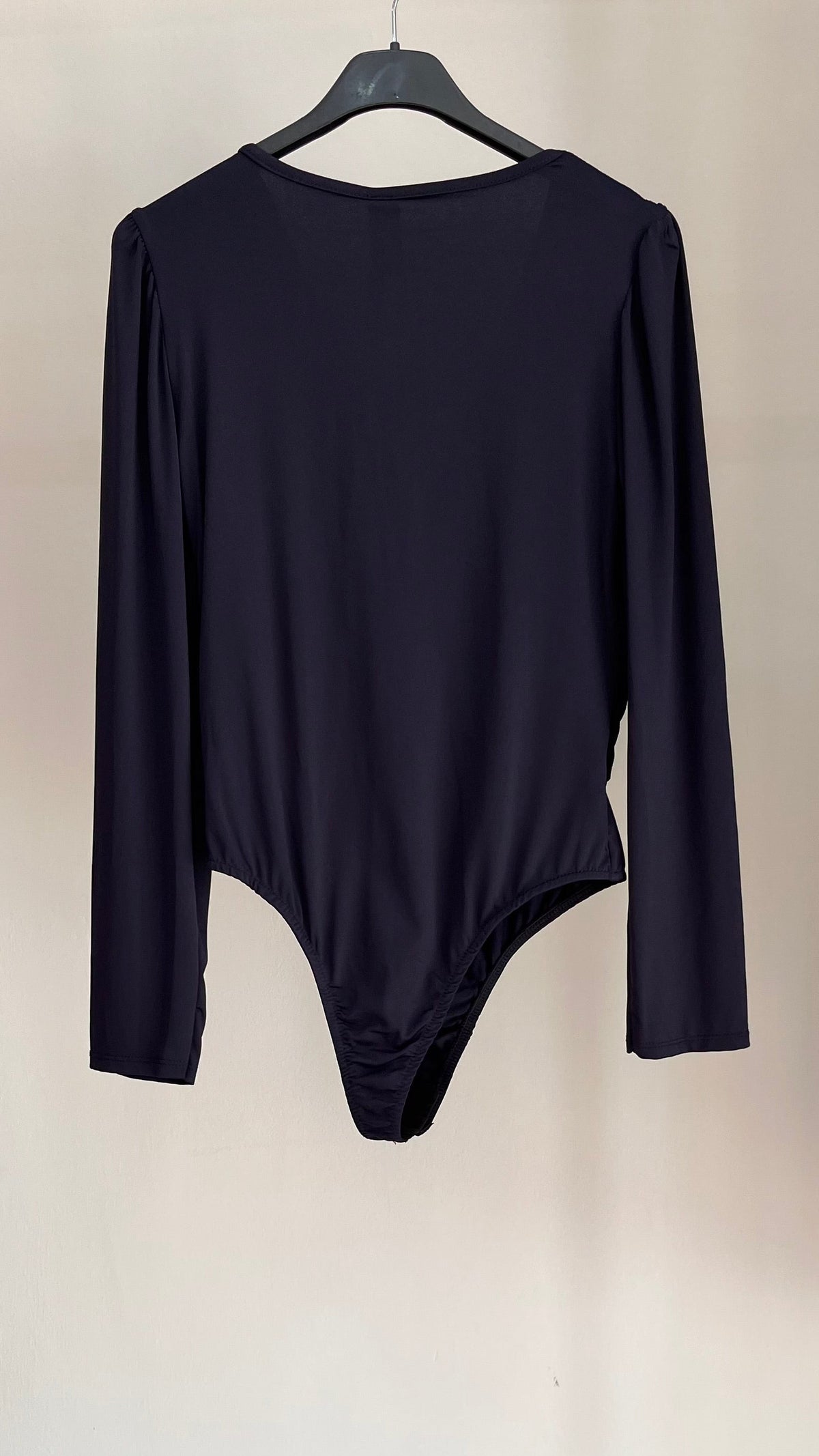 Body Barbara a maniche lunghe con scollo a V