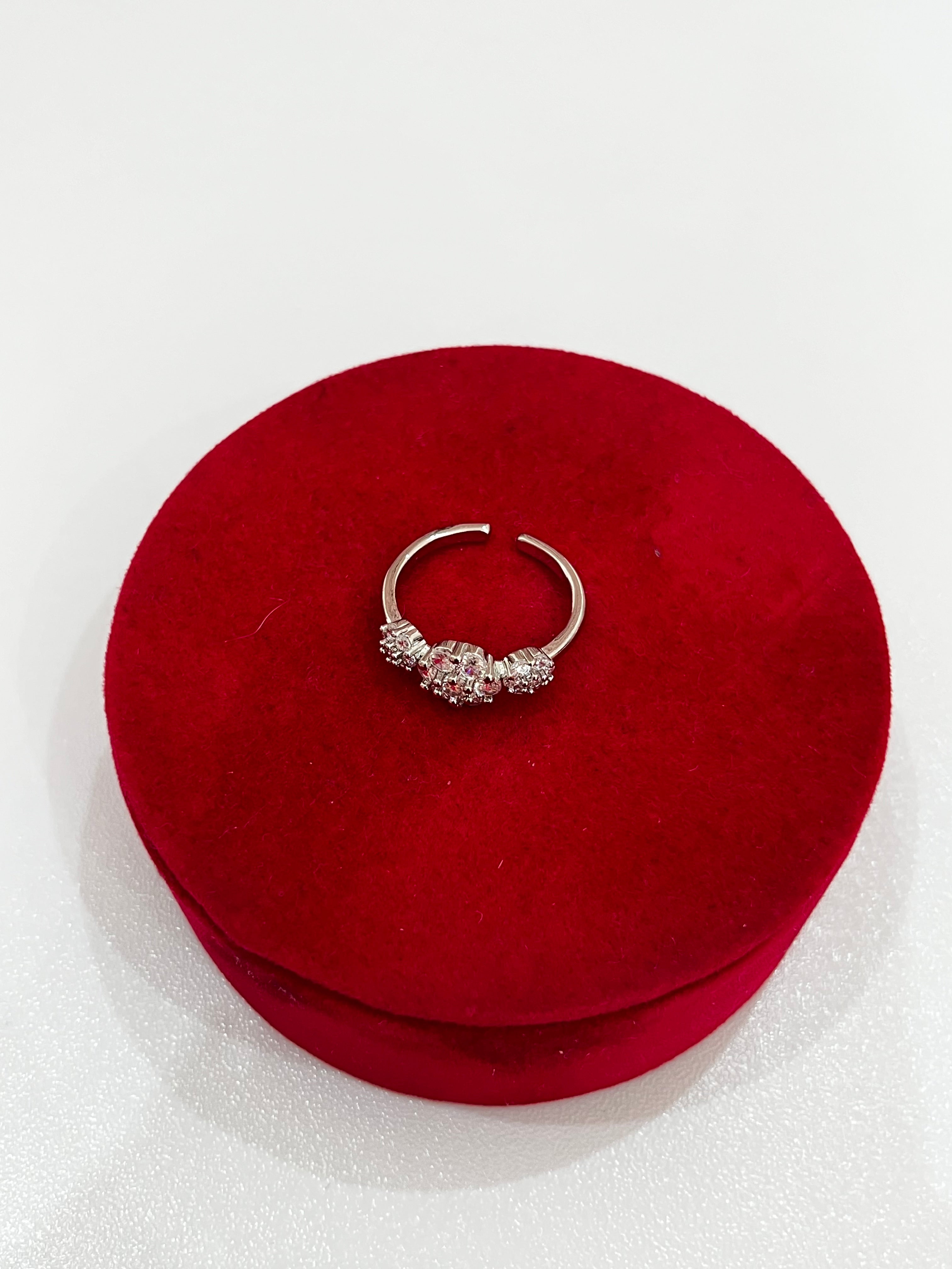 Anello Carmen – Anello Donna Romantico con Dettaglio Floreale