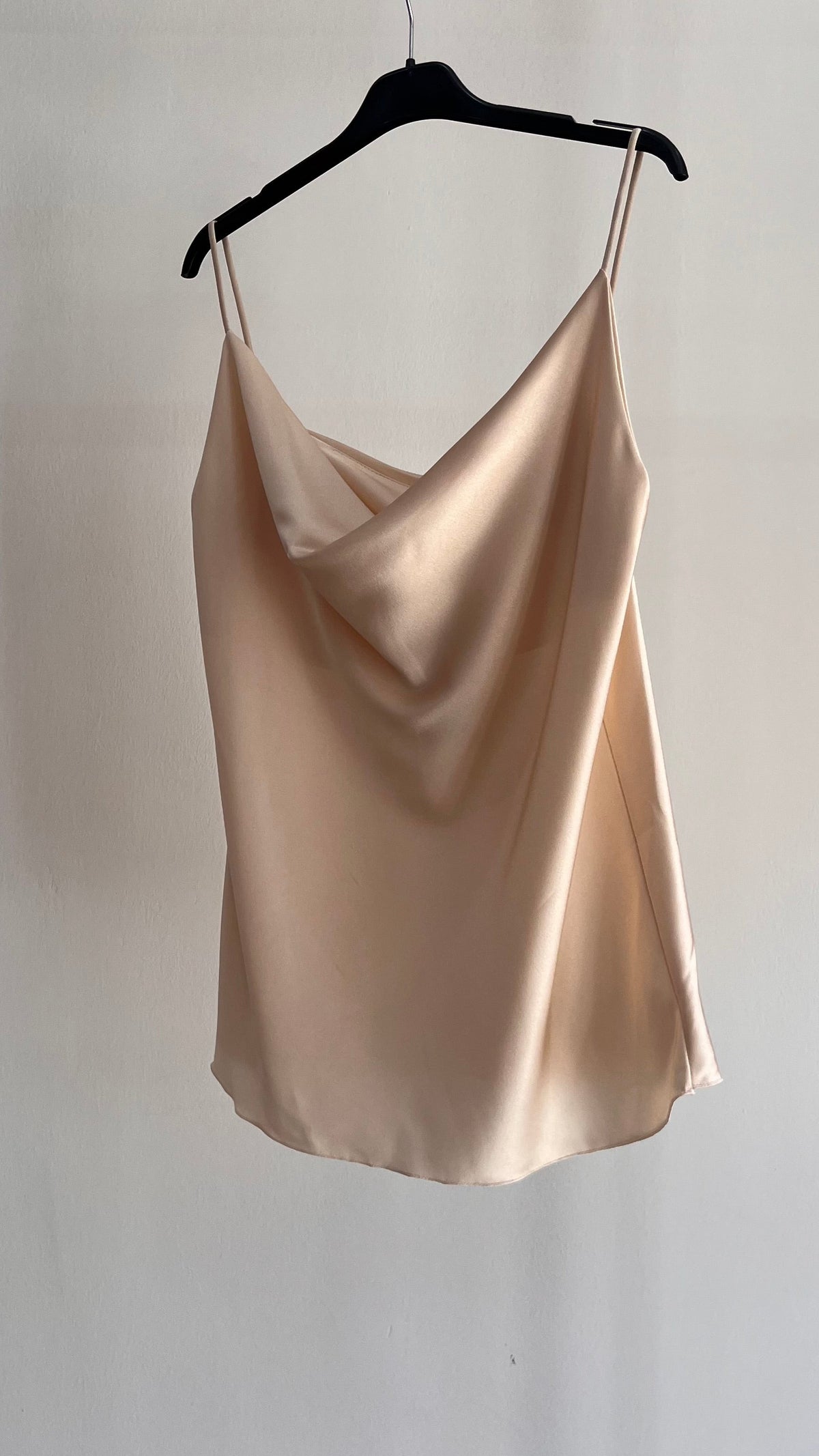Top Letizia – Top Satinato con Scollo a Cascata