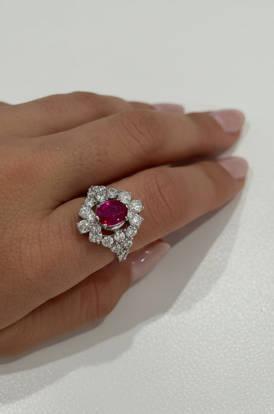 Anello Aurora - Anello Royale Rosso Rubino e Zirconi | Gioiello da Cerimonia Elegante