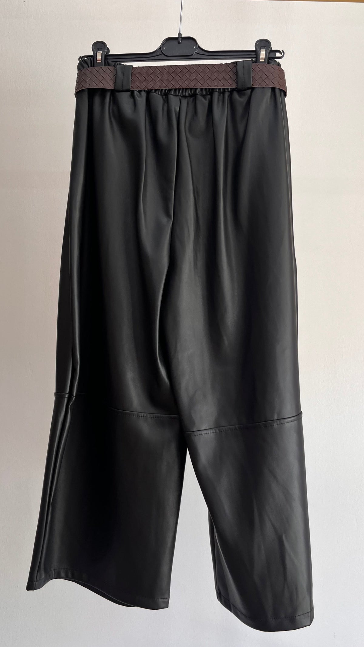 Pantalone Elettra – Pantalone Culotte in Ecopelle Nera