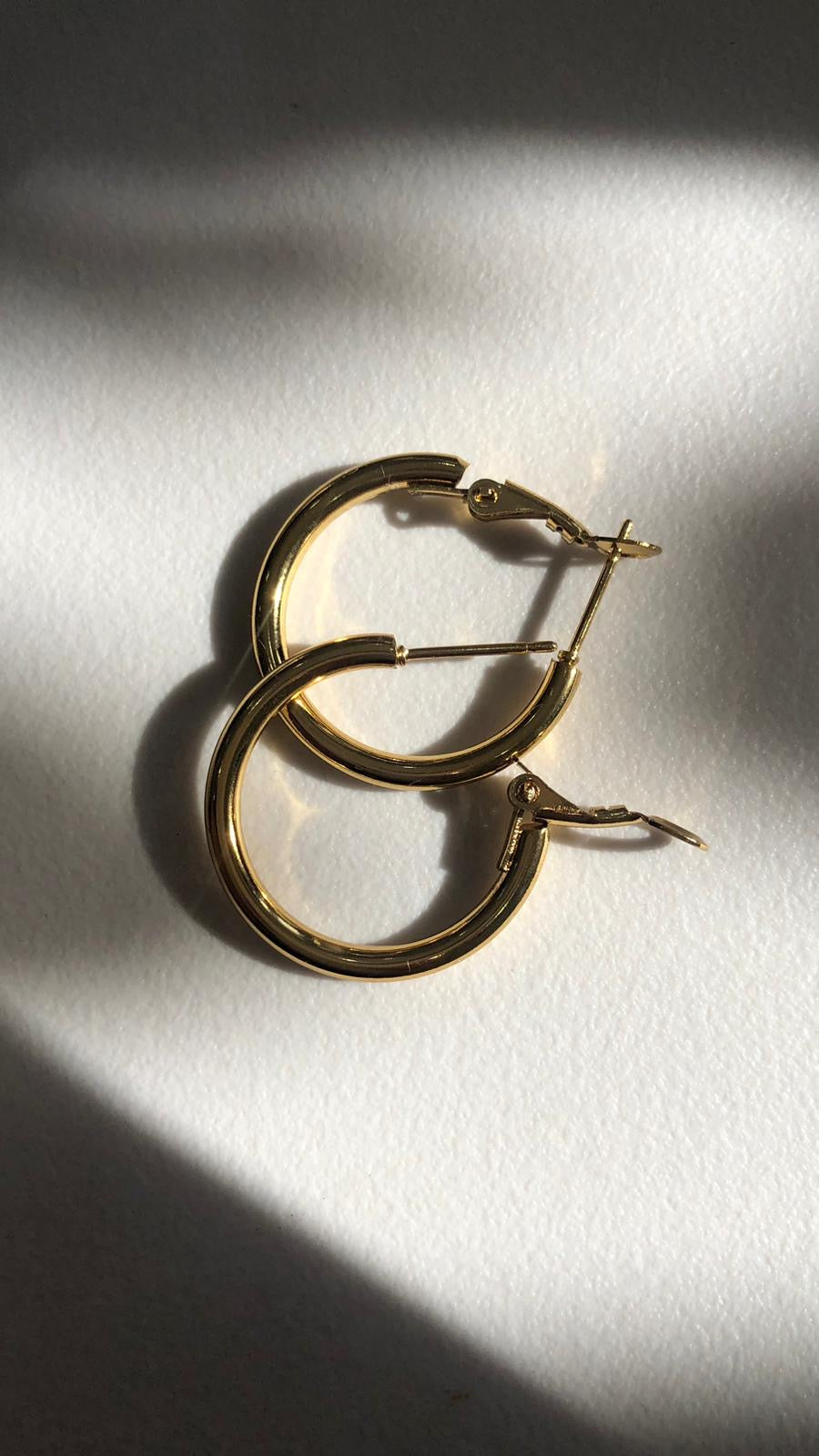 Orecchini a cerchio classici